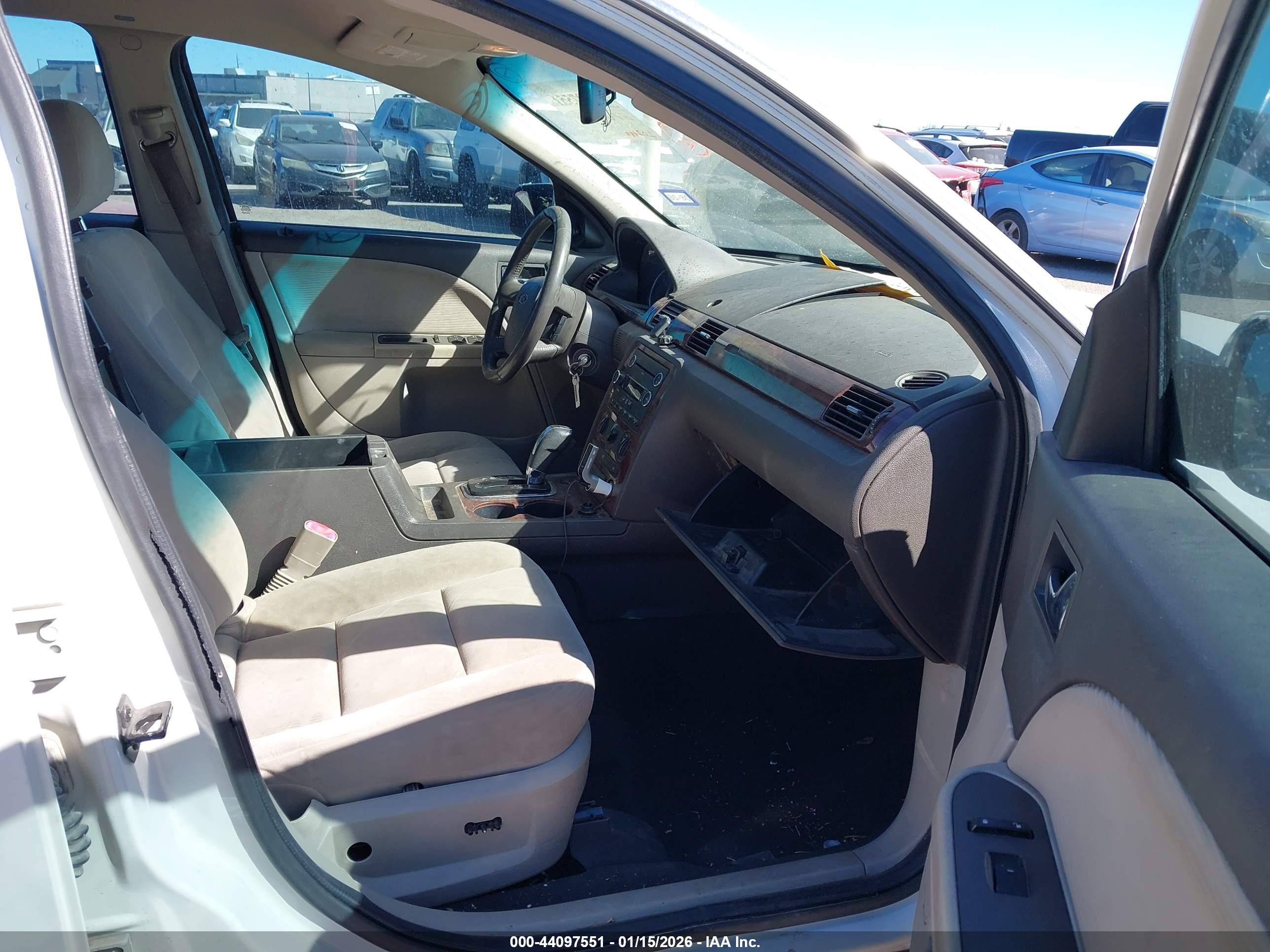 FORD TAURUS image 5