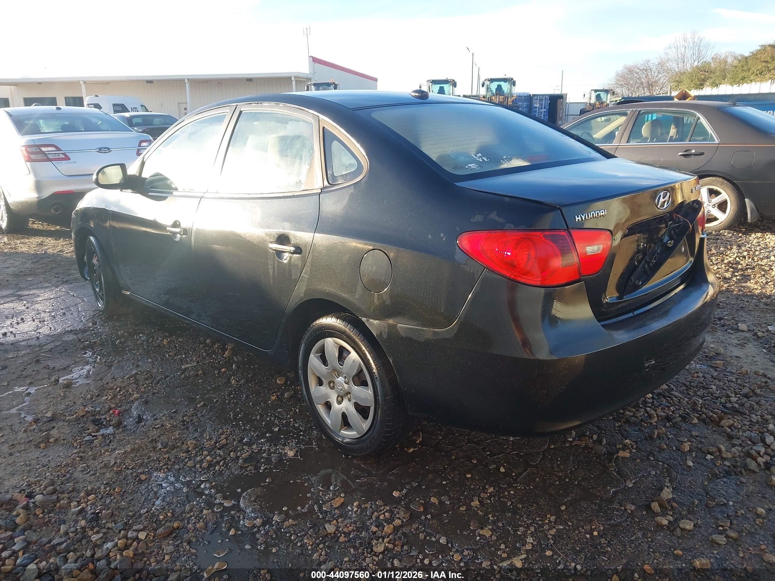 HYUNDAI ELANTRA image 3