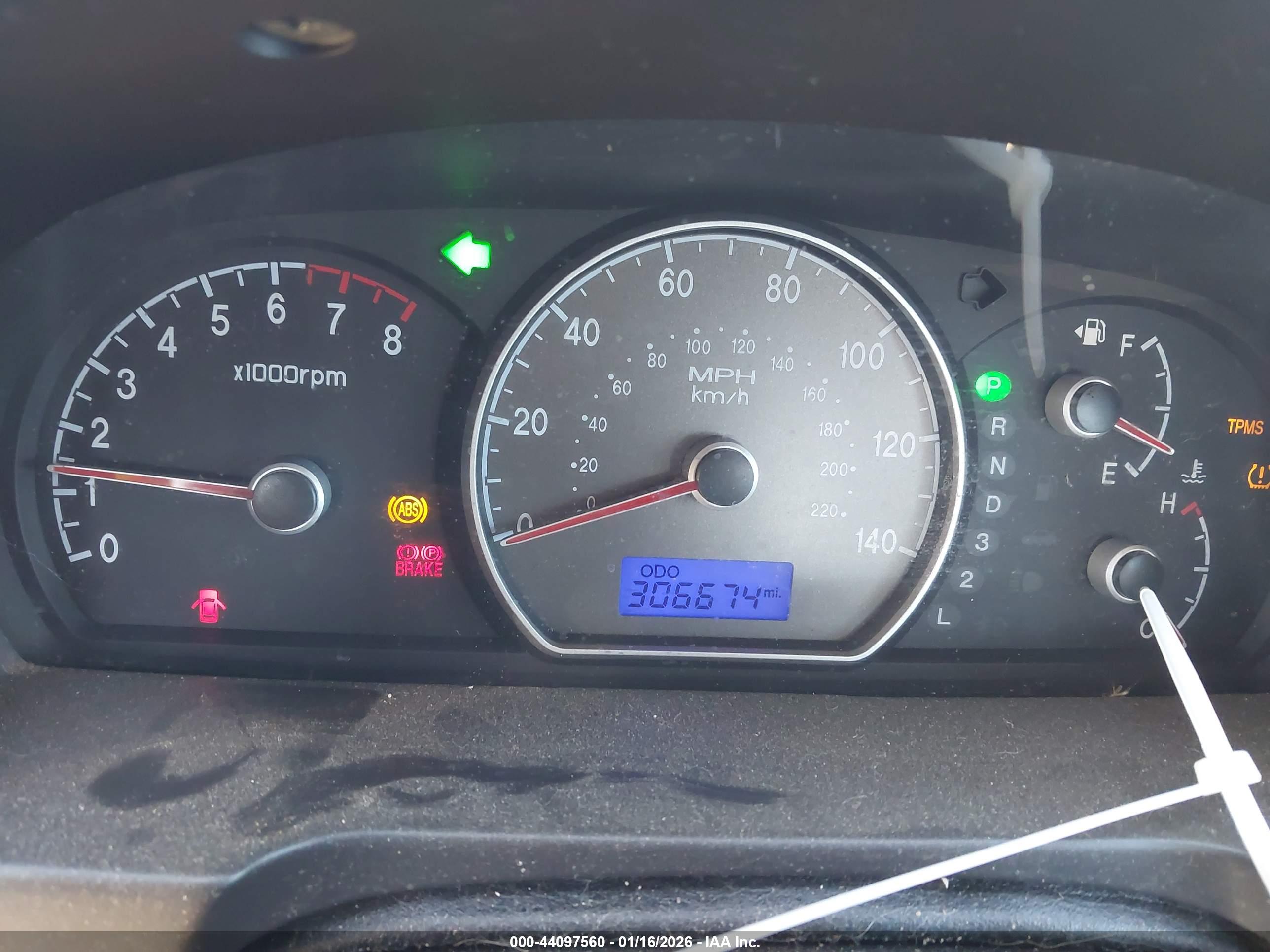 HYUNDAI ELANTRA image 7