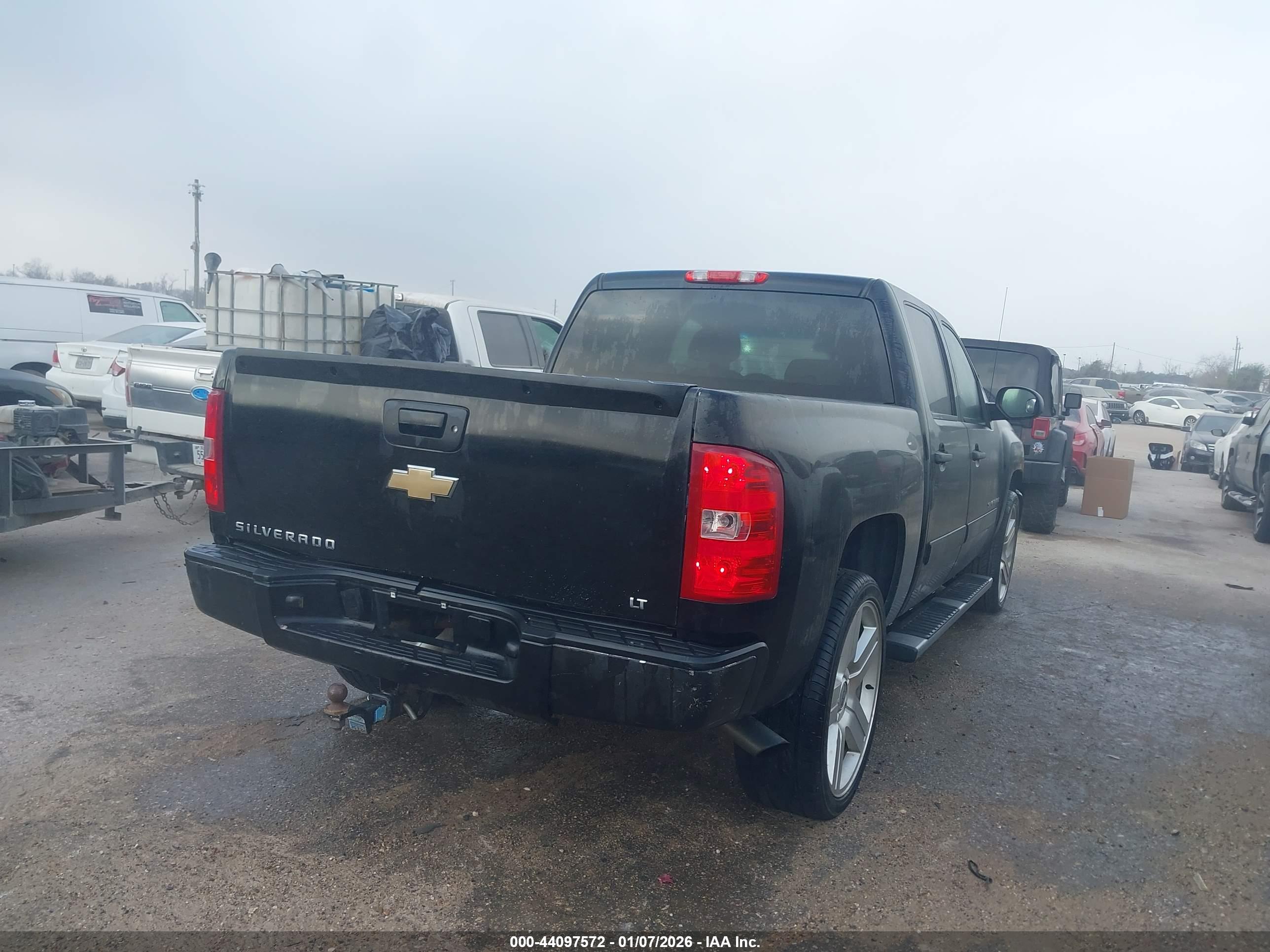 CHEVROLET SILVERADO image 4