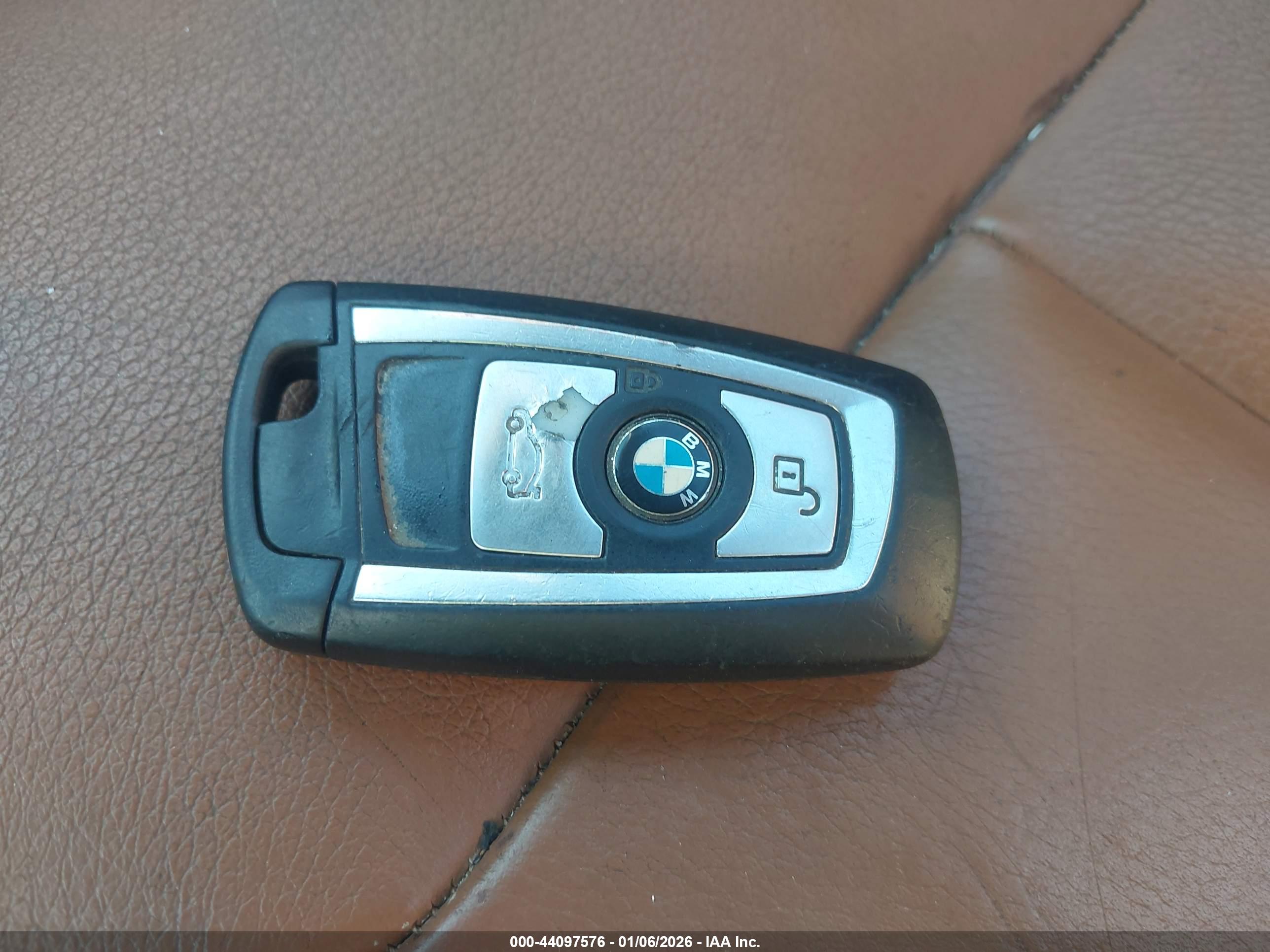 BMW 328I image 11