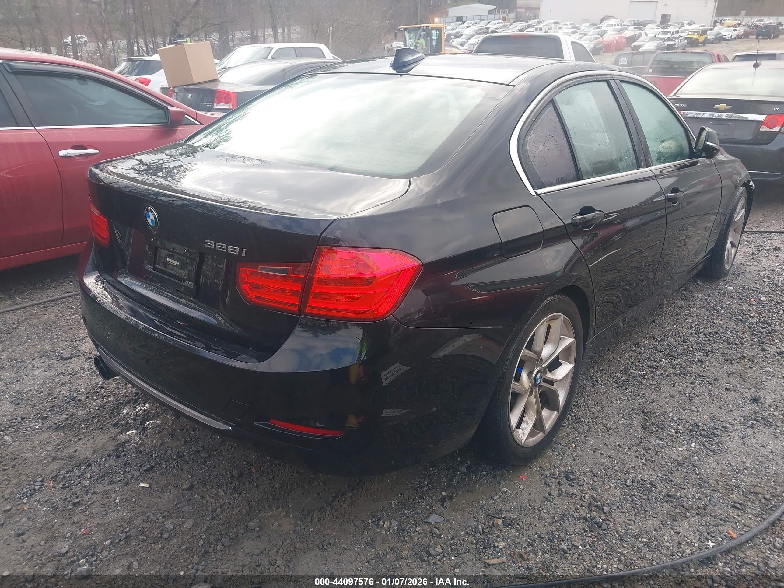 BMW 328I image 4
