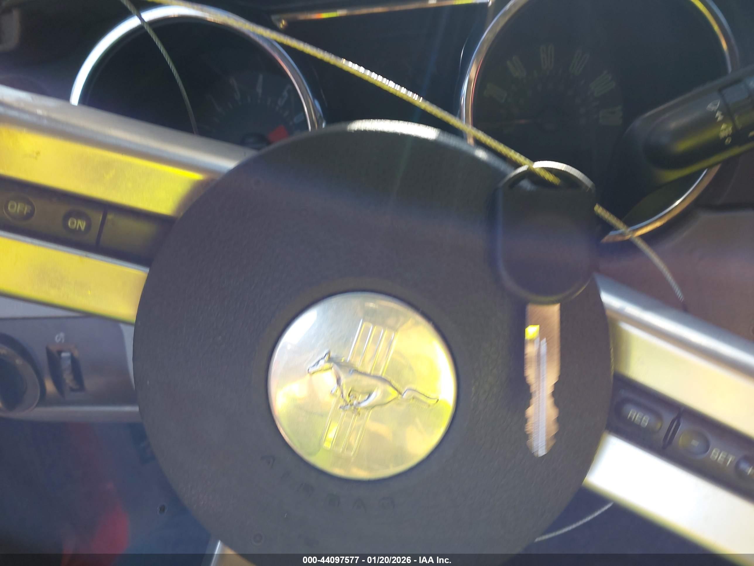 FORD MUSTANG image 11