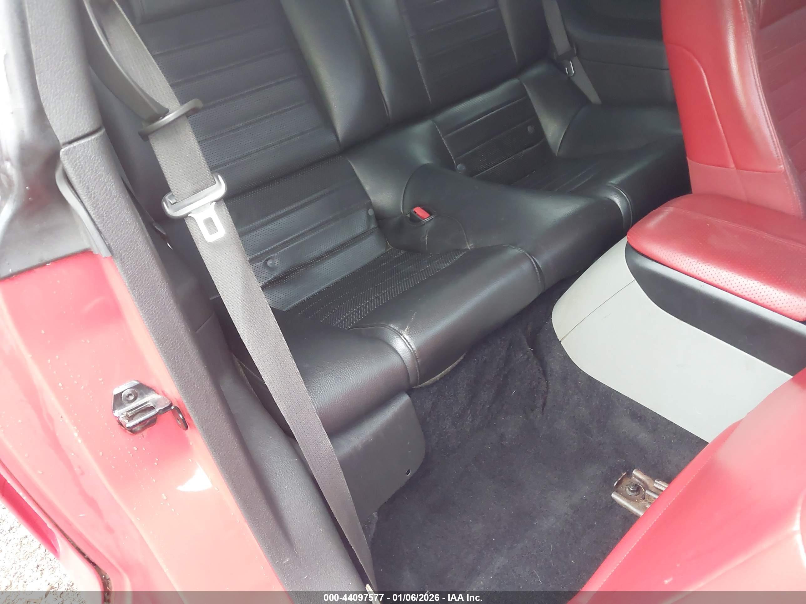 FORD MUSTANG image 8