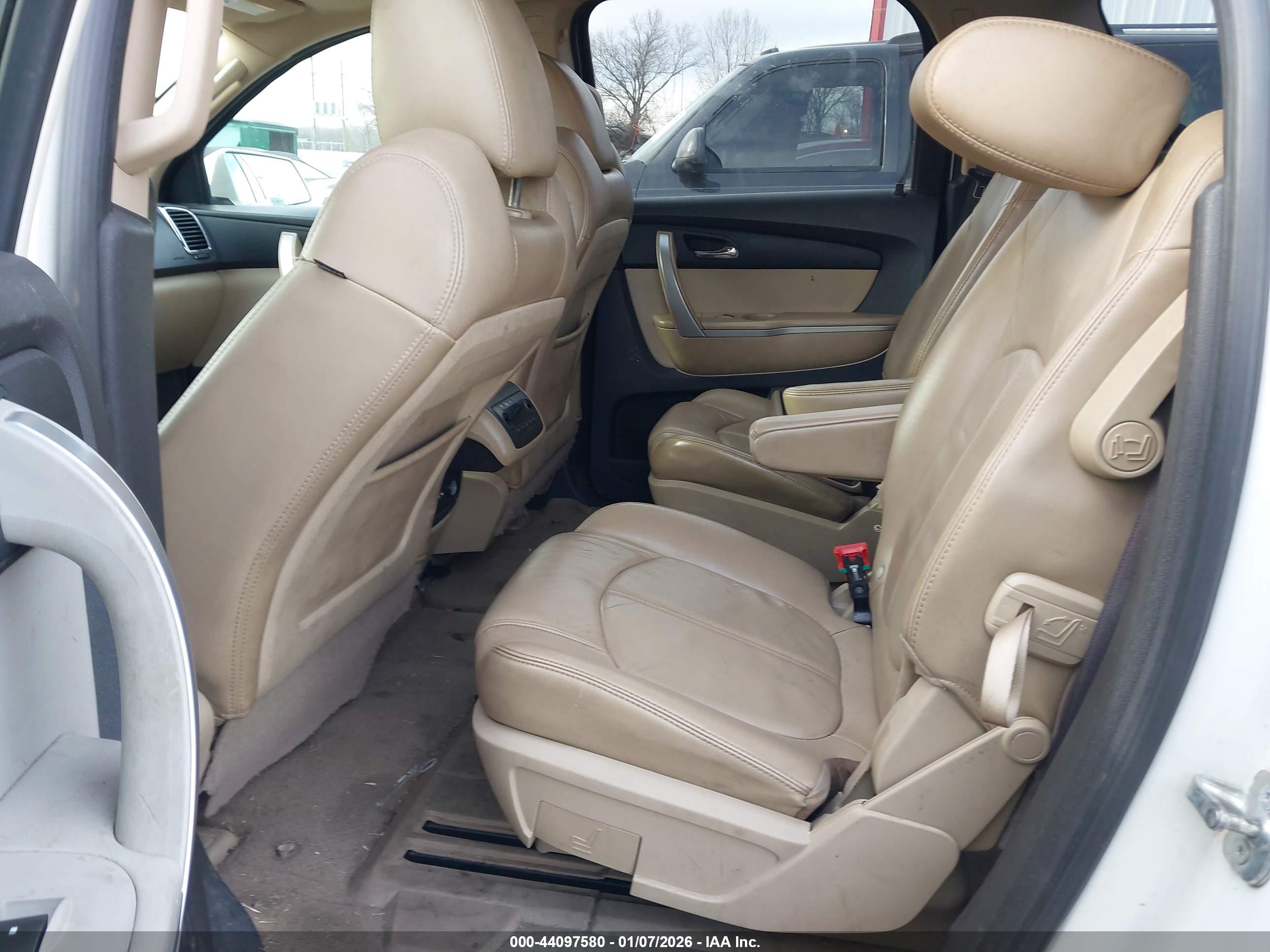 GMC ACADIA image 8