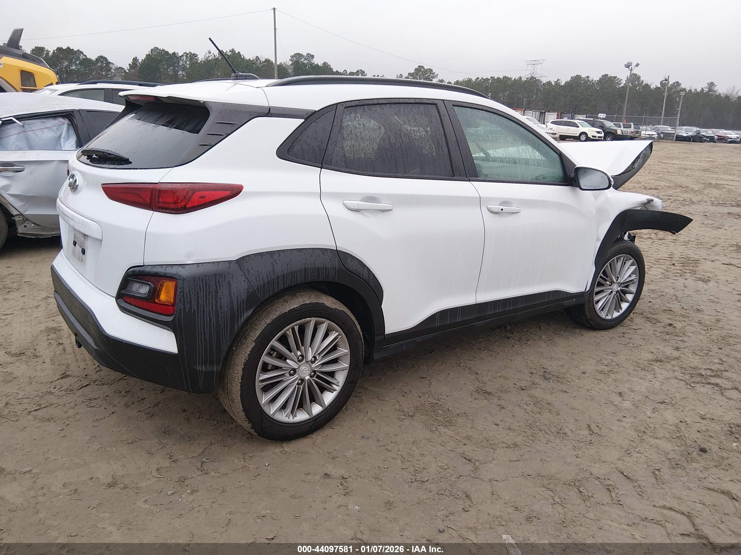 HYUNDAI KONA image 4