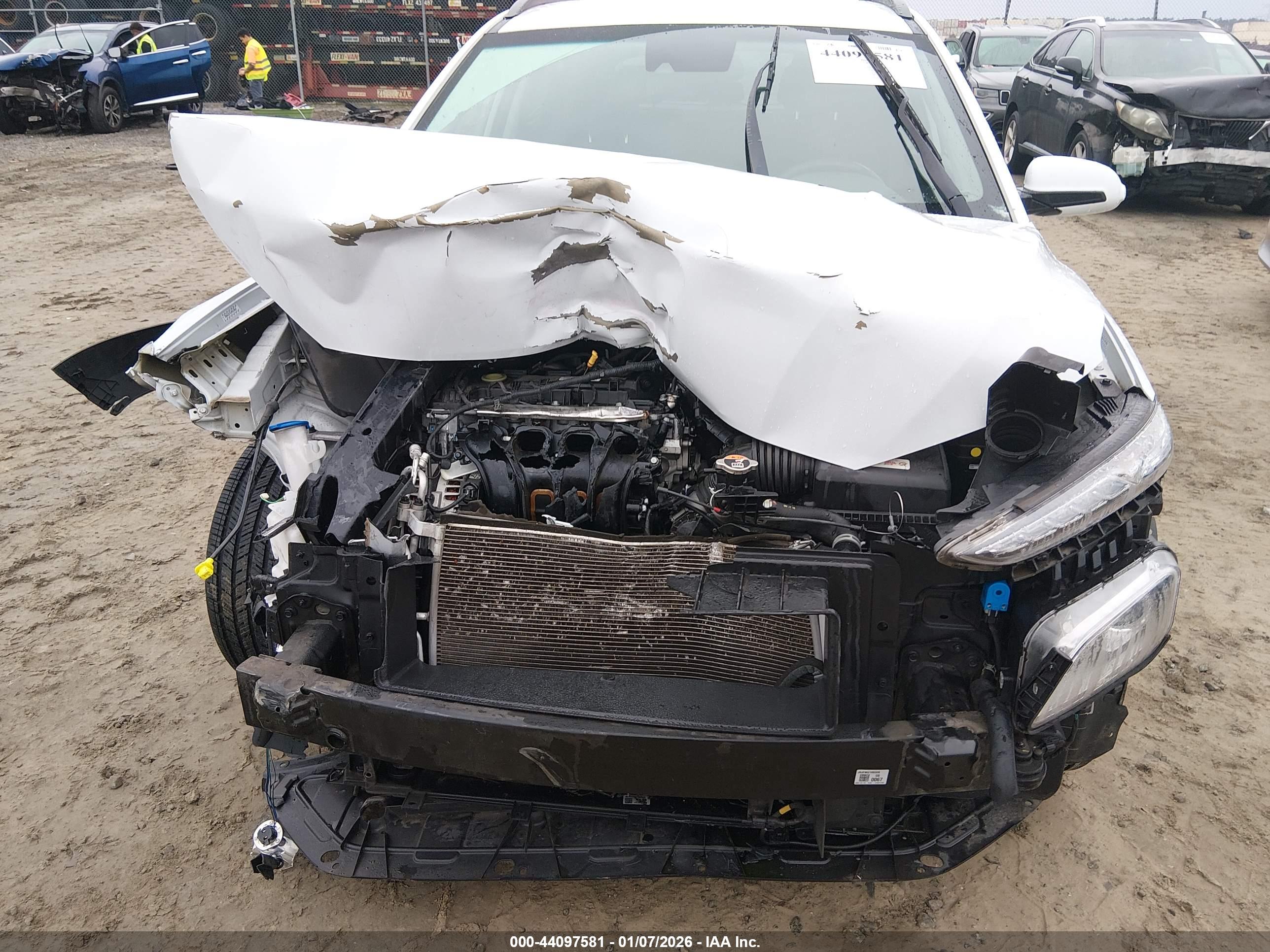 HYUNDAI KONA image 6