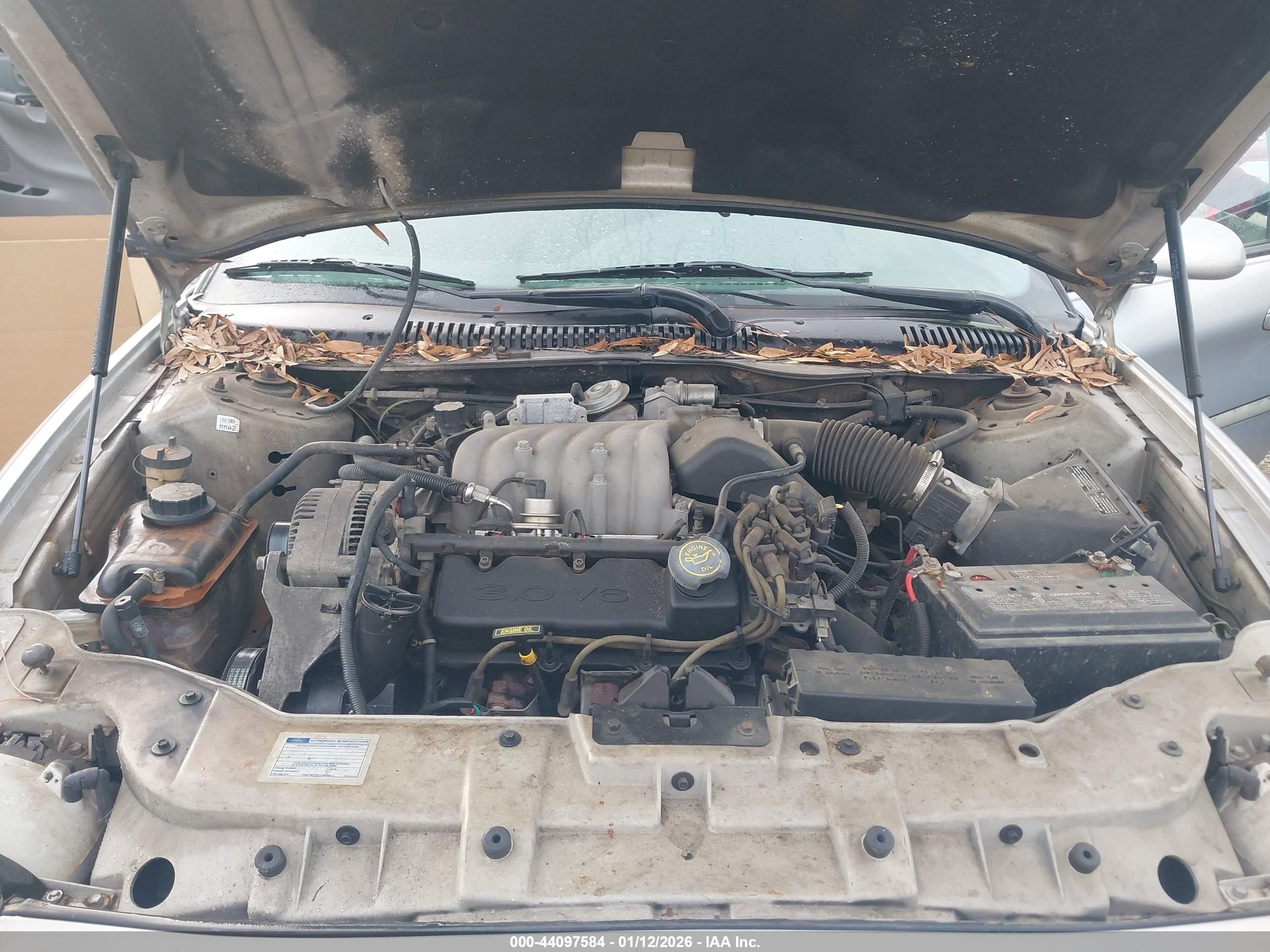 FORD TAURUS image 10