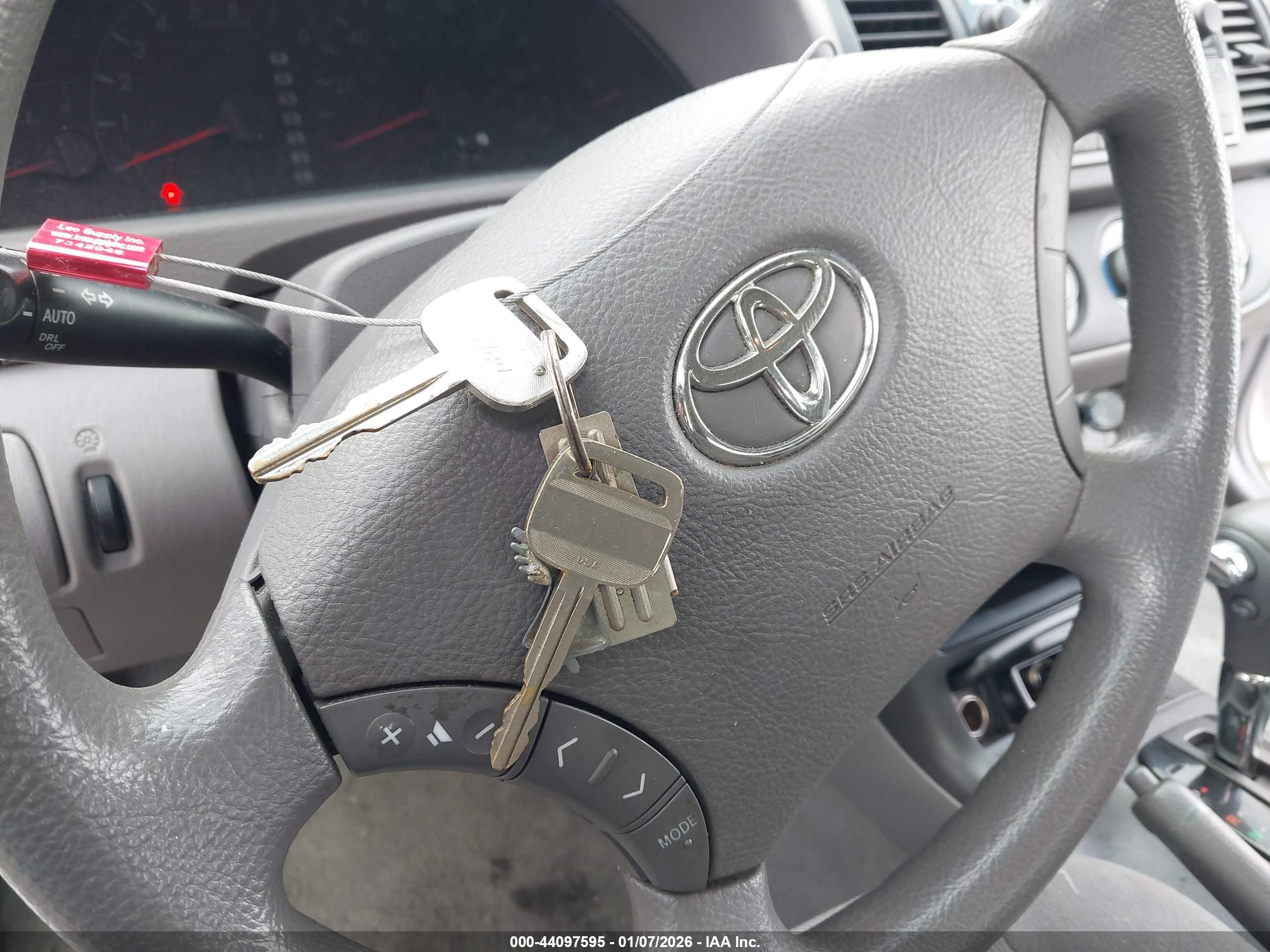 TOYOTA CAMRY image 11