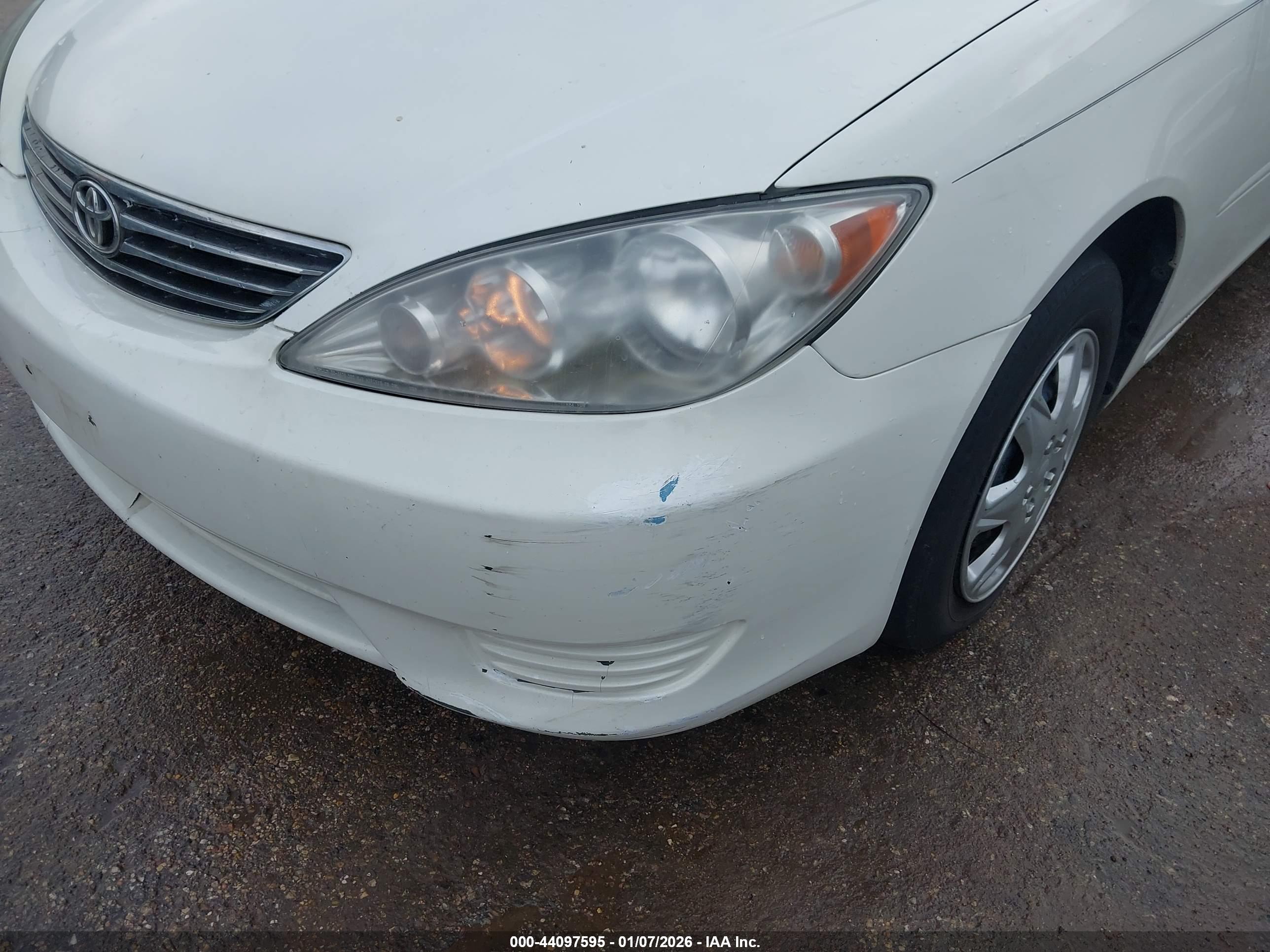 TOYOTA CAMRY image 6