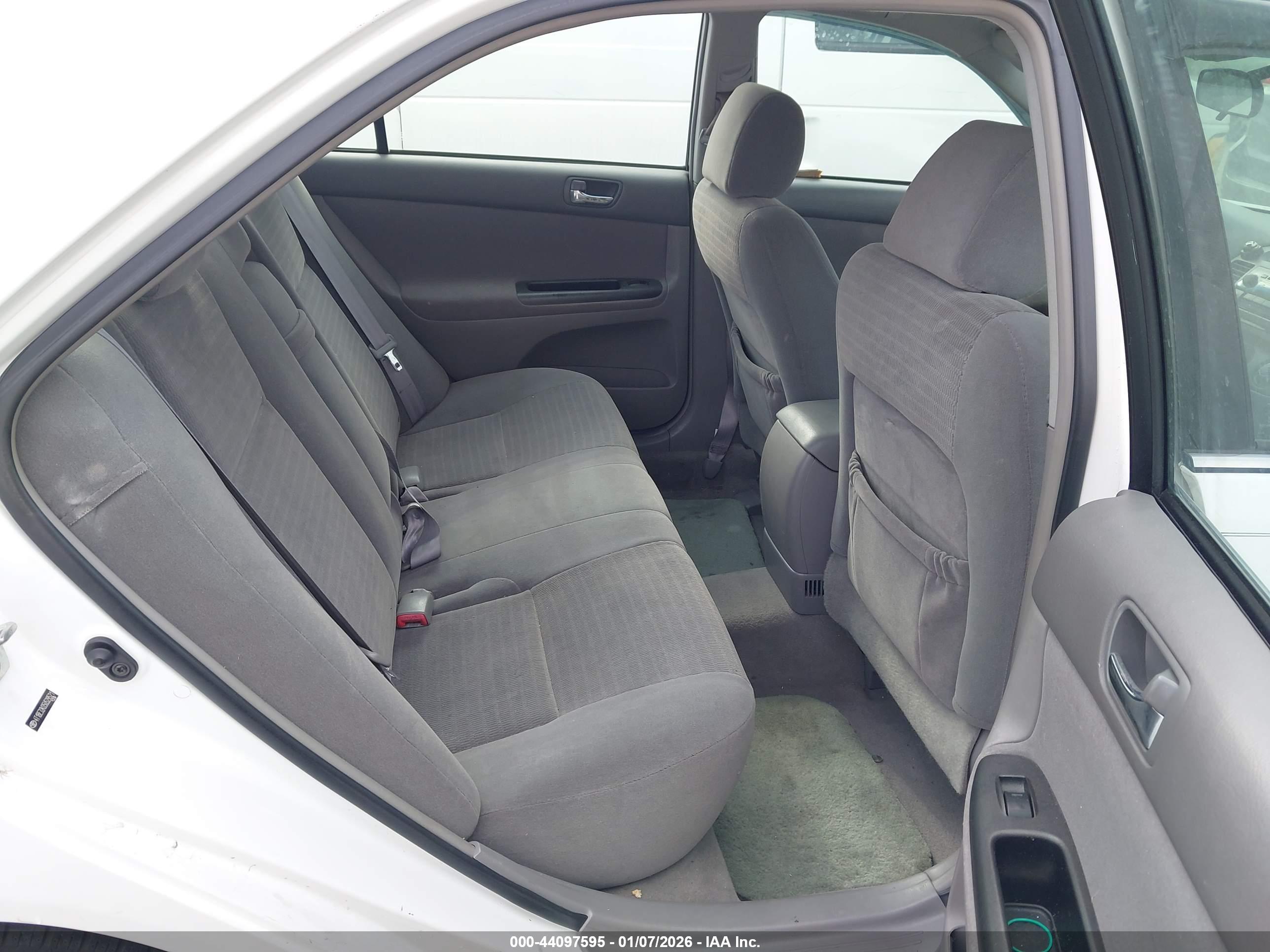 TOYOTA CAMRY image 8