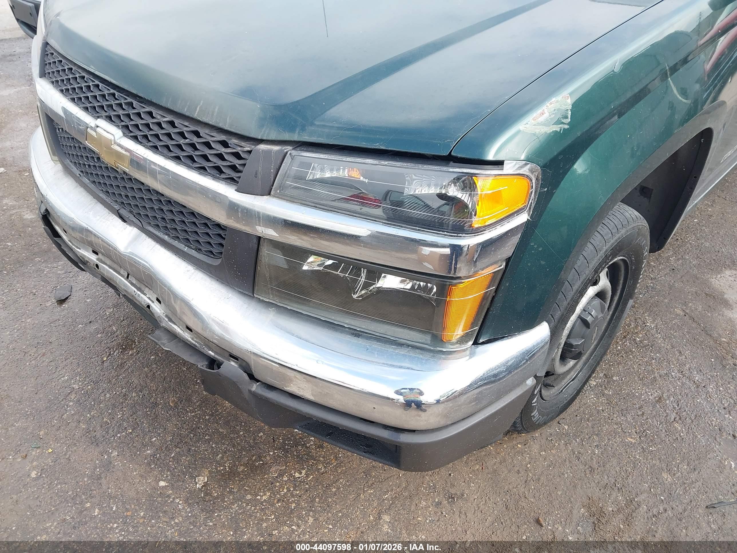 CHEVROLET COLORADO image 6