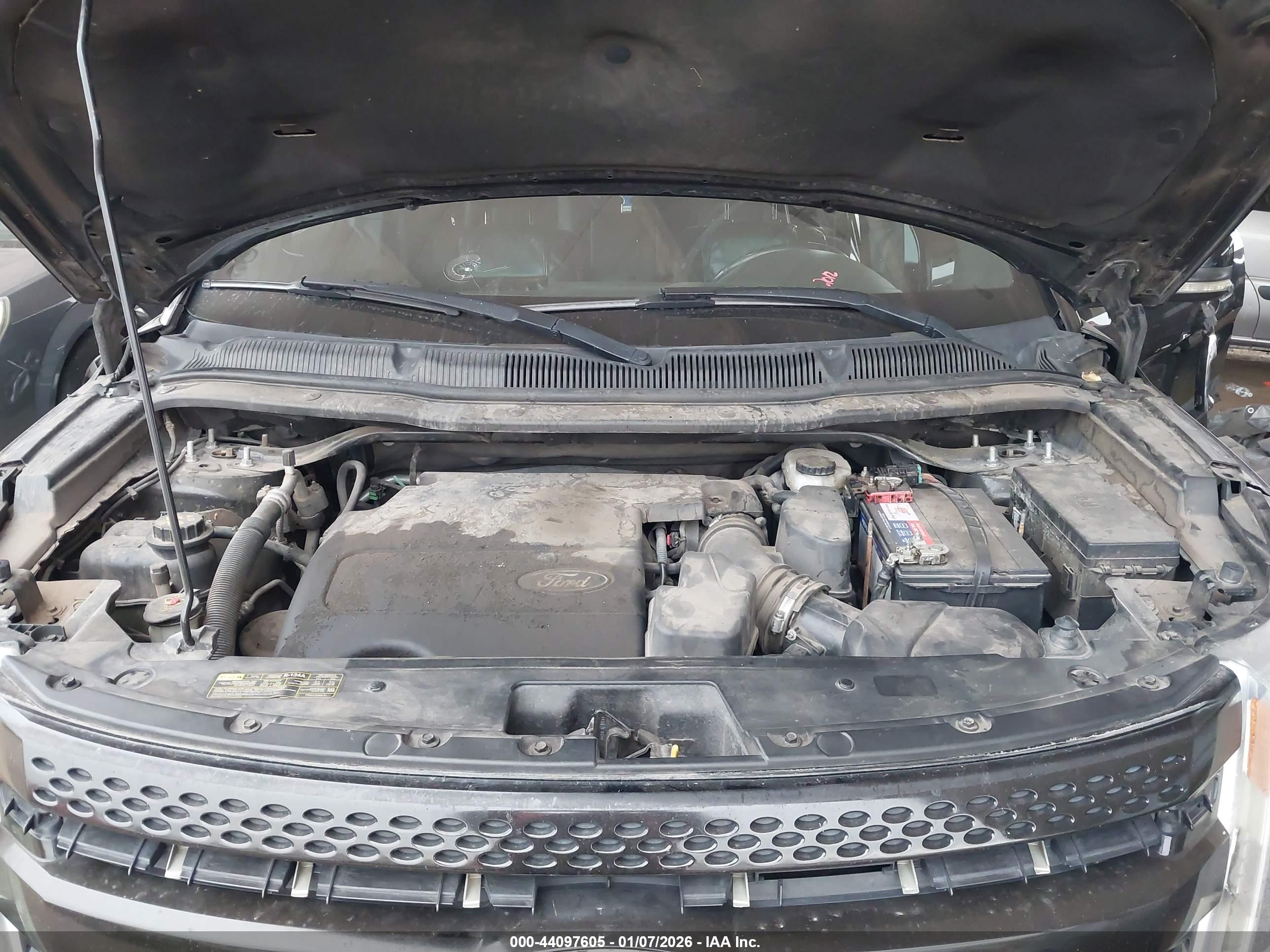 FORD EXPLORER image 10
