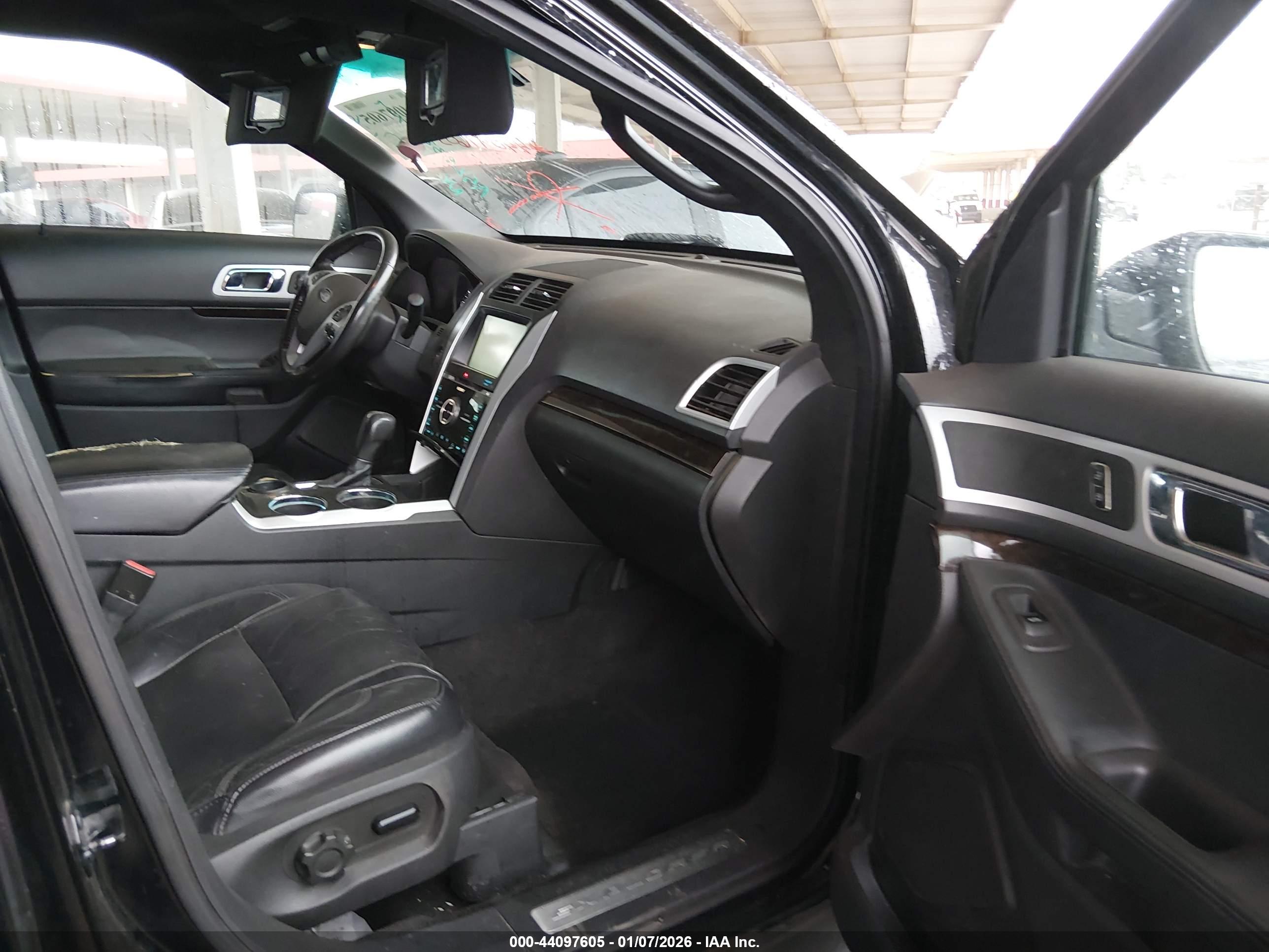 FORD EXPLORER image 5