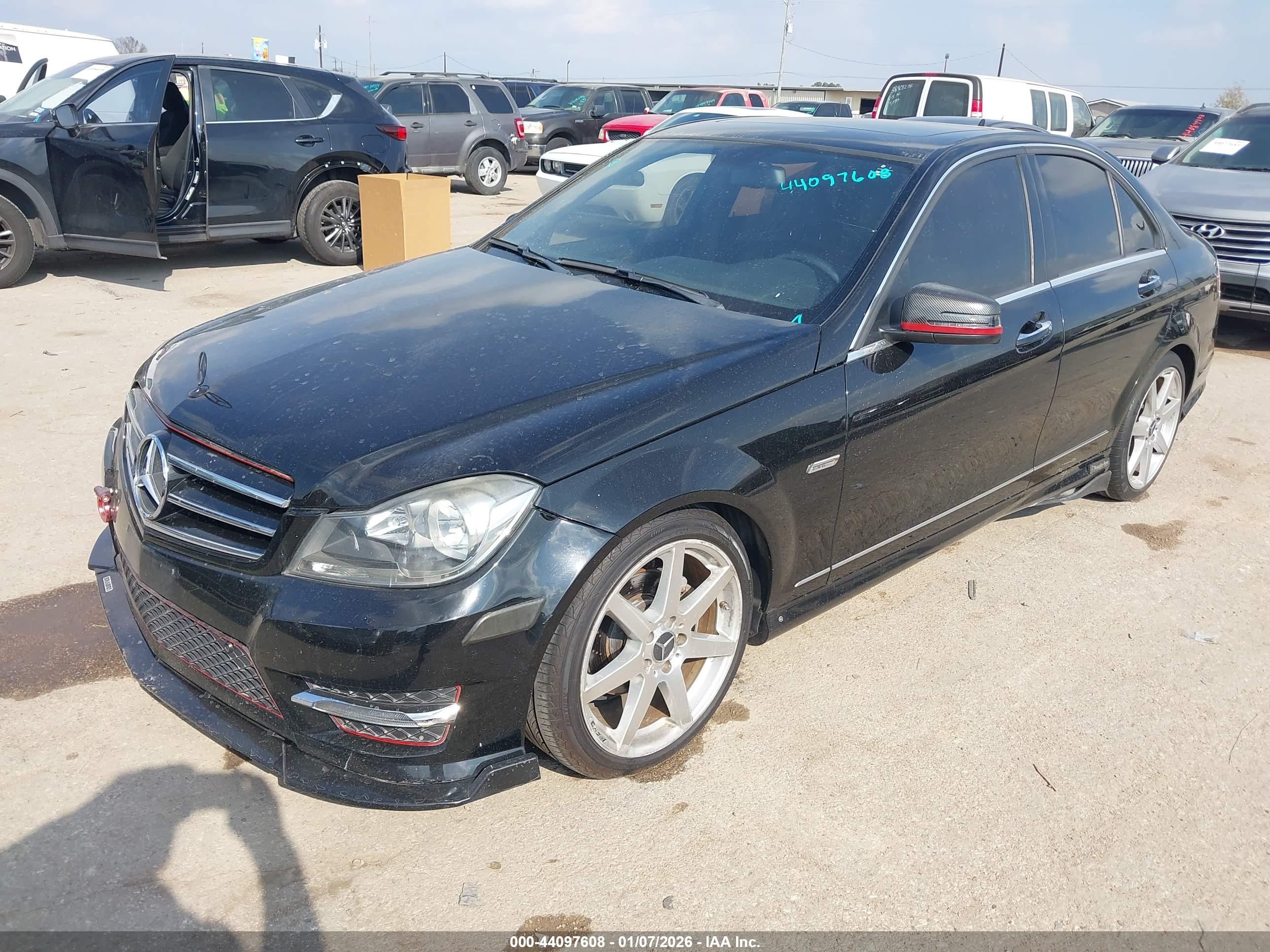 MERCEDES-BENZ C-CLASS image 2