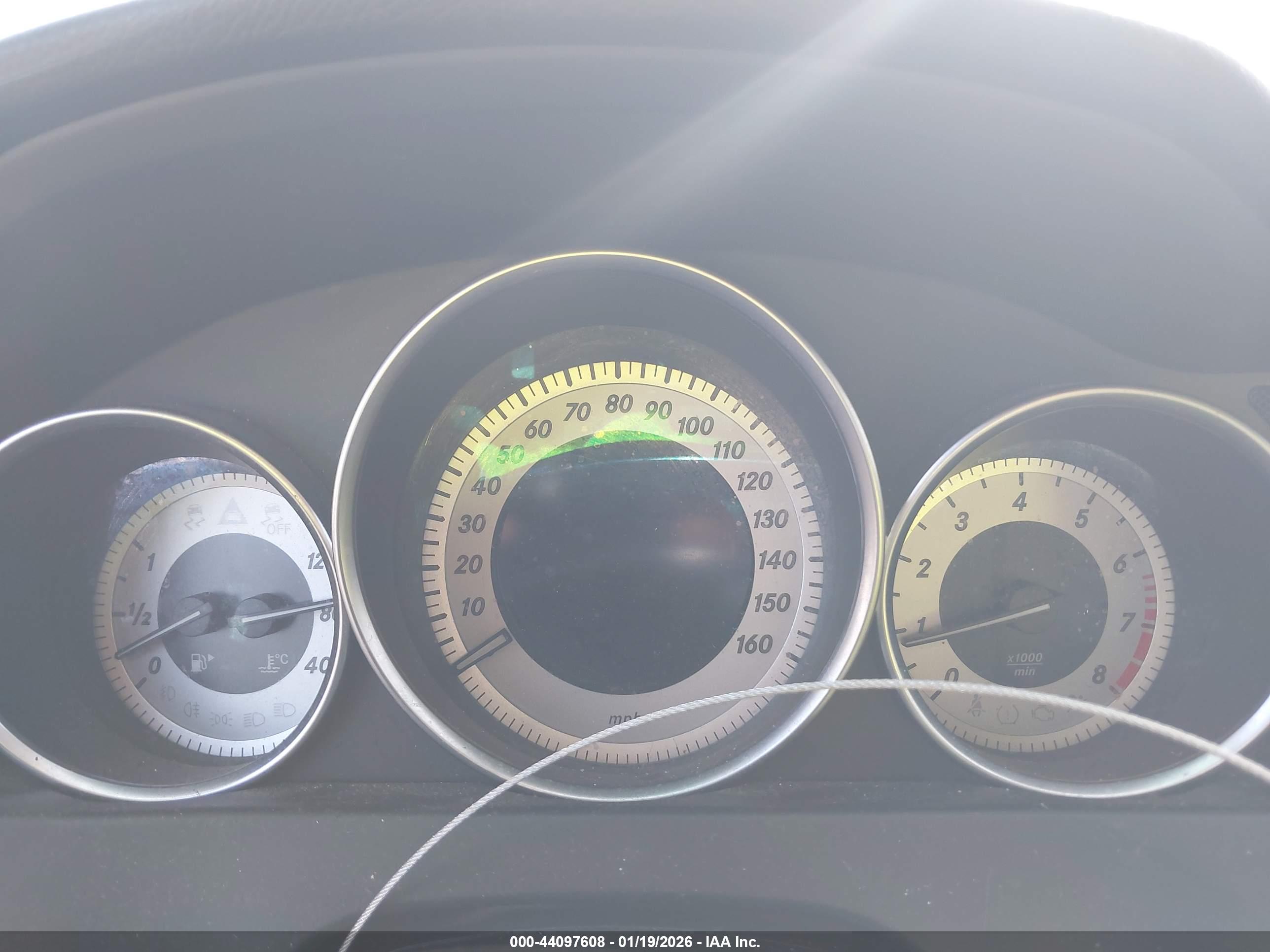 MERCEDES-BENZ C-CLASS image 7