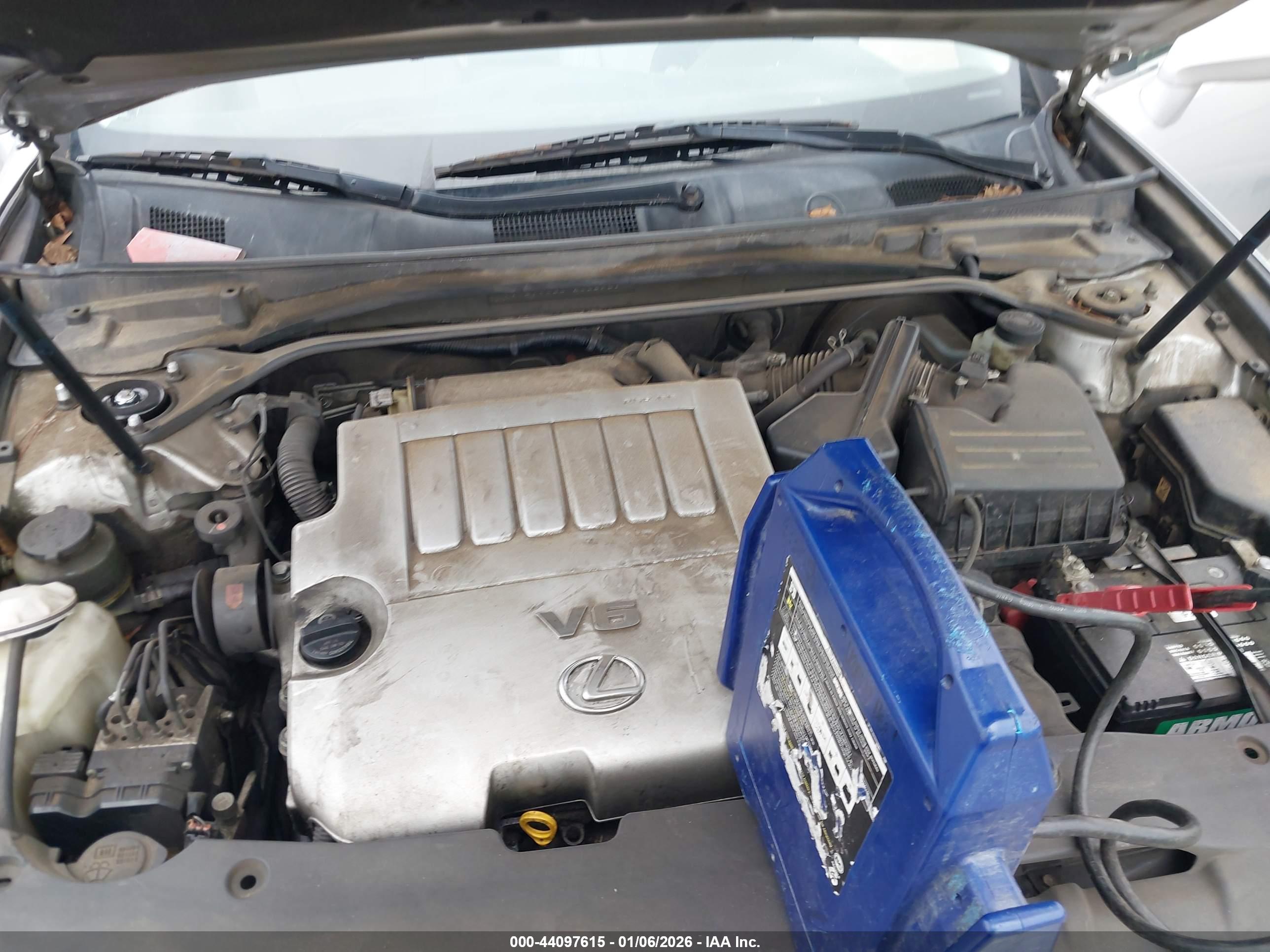 LEXUS ES image 10