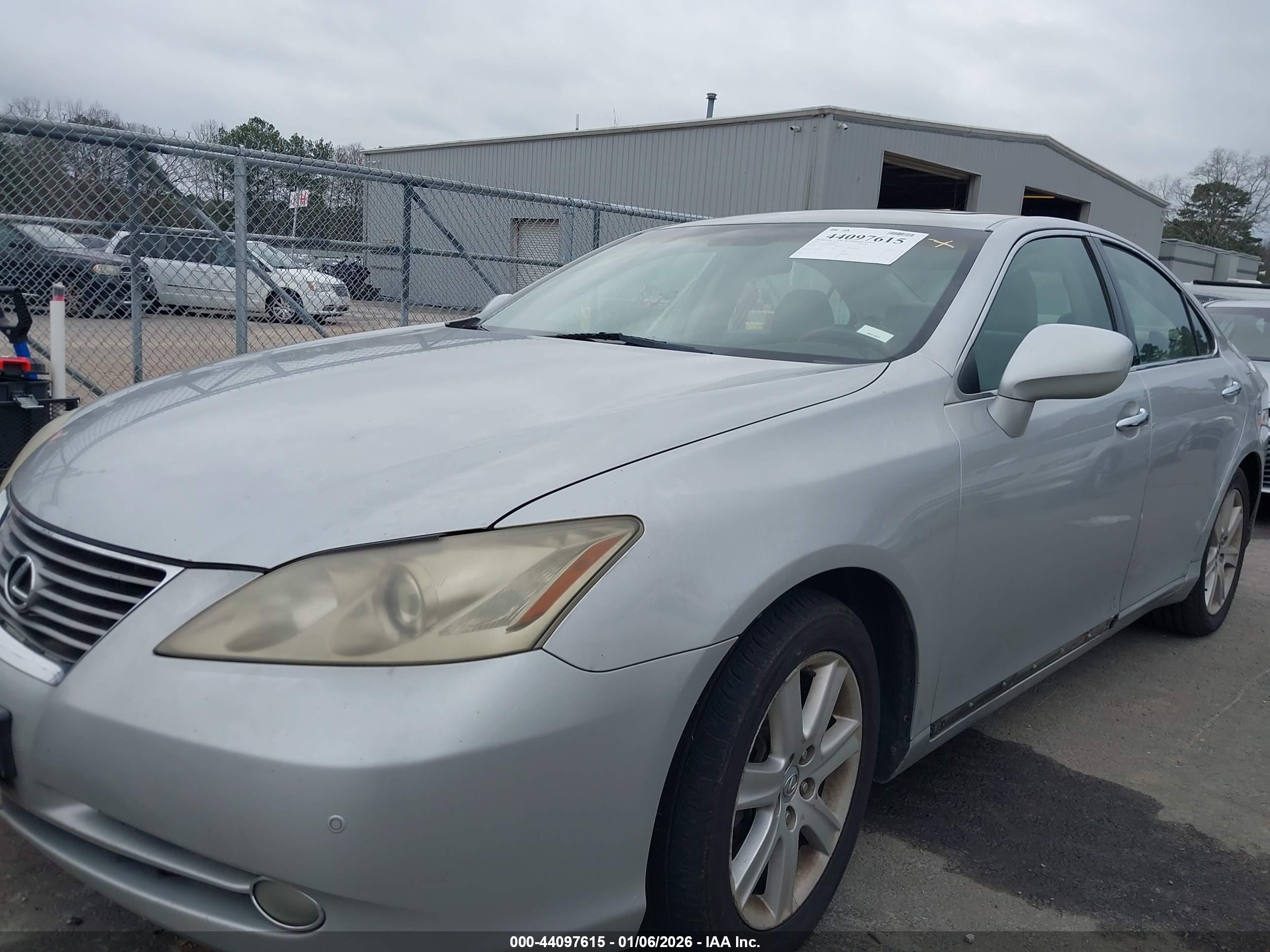 LEXUS ES image 6
