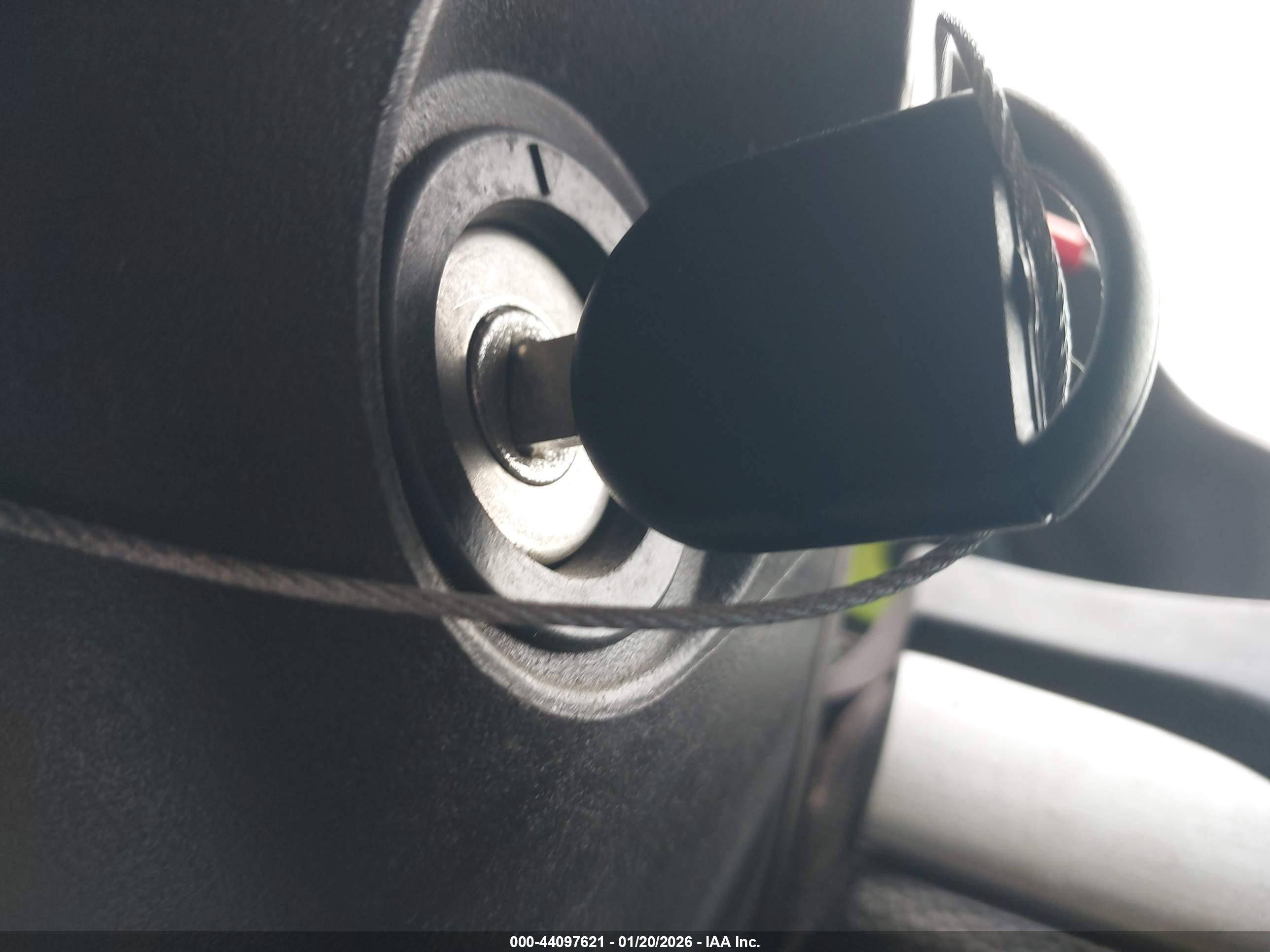 FORD FUSION image 11