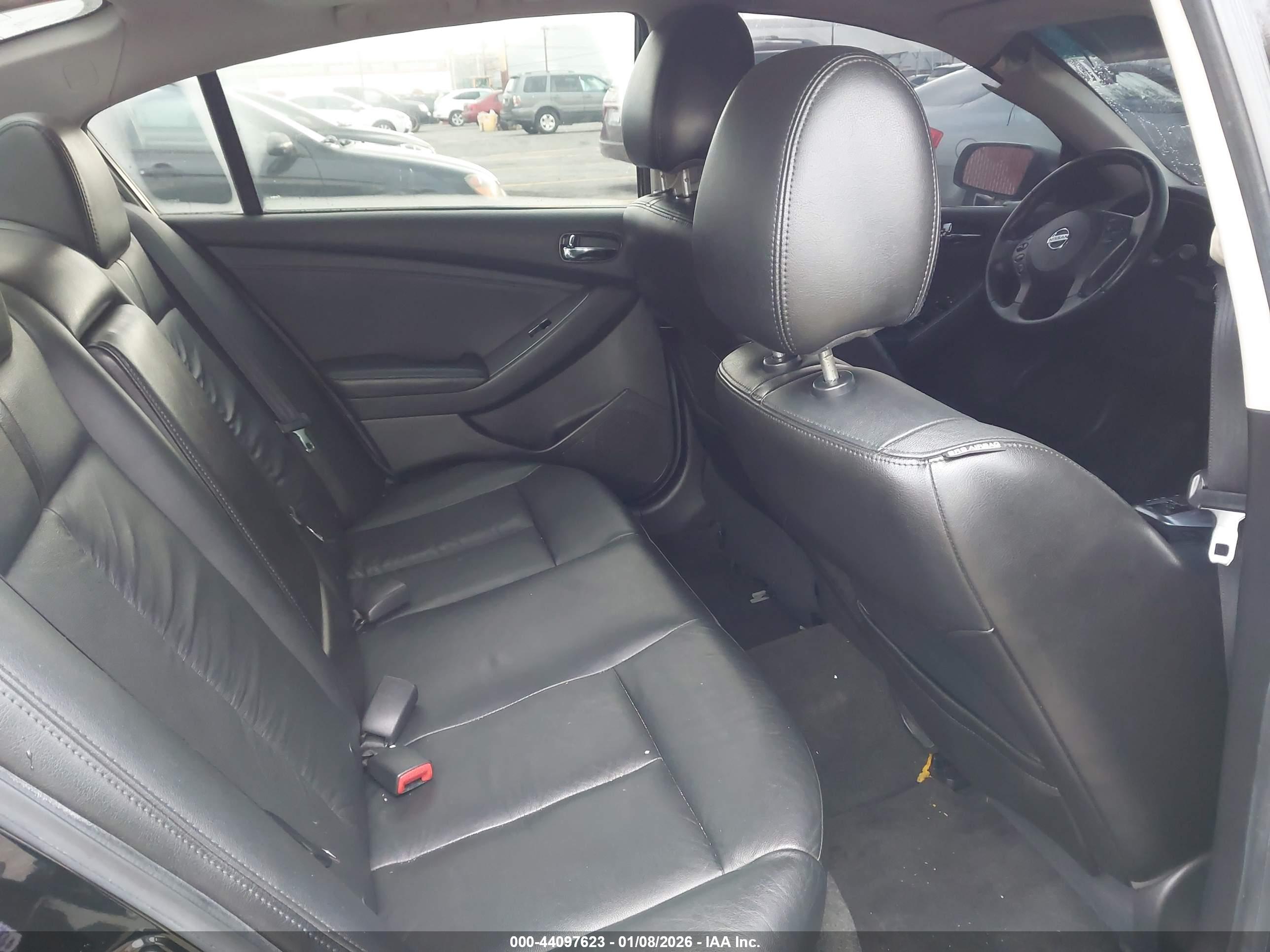 NISSAN ALTIMA image 8