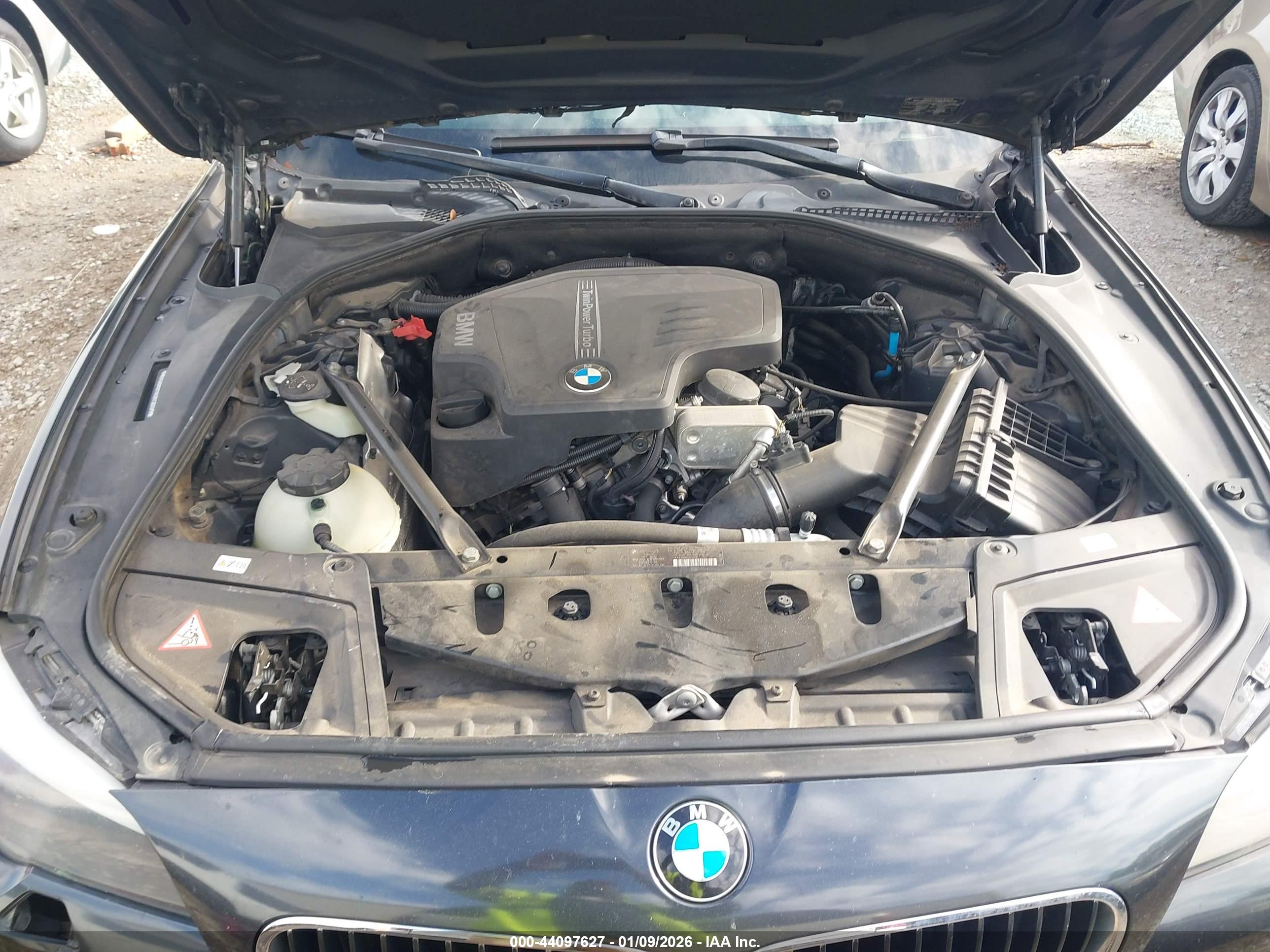 BMW 528I image 10