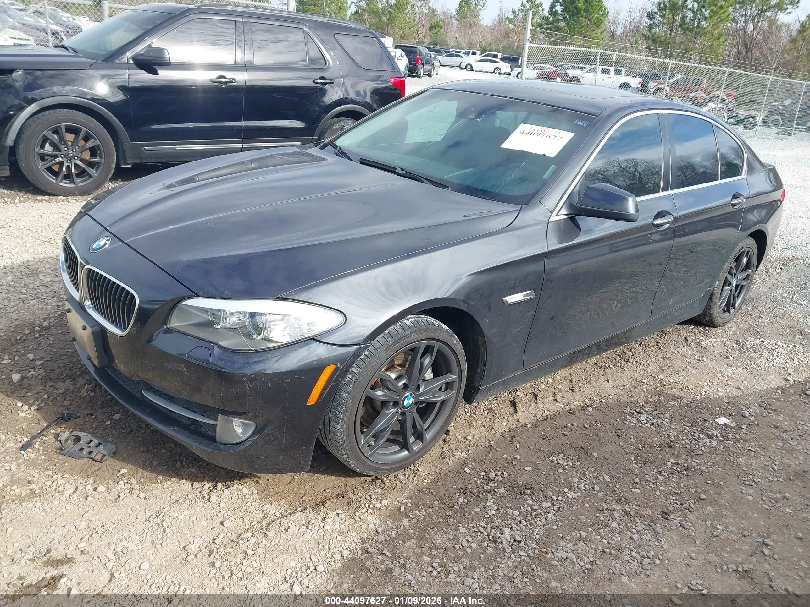 BMW 528I image 2