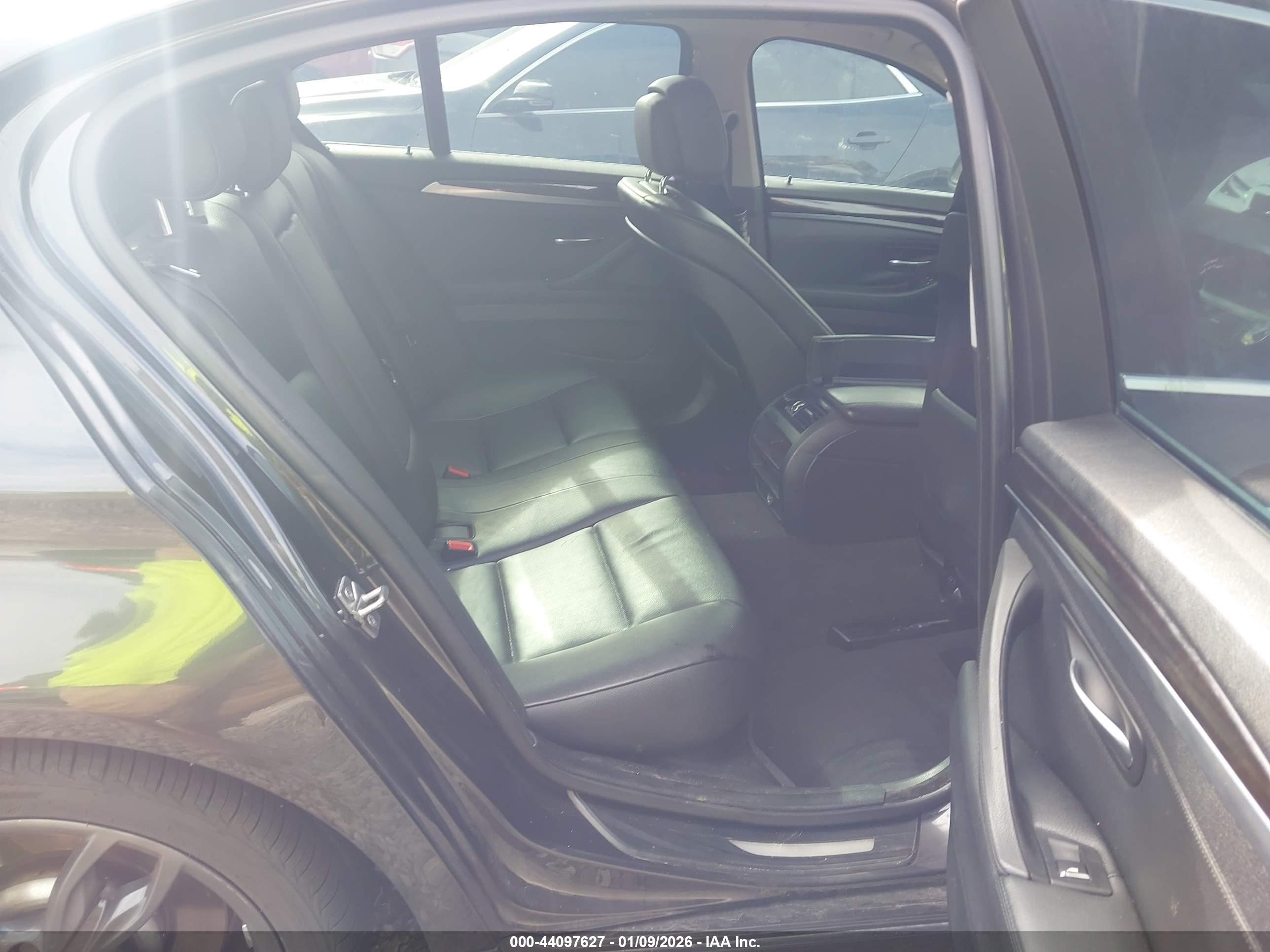 BMW 528I image 8