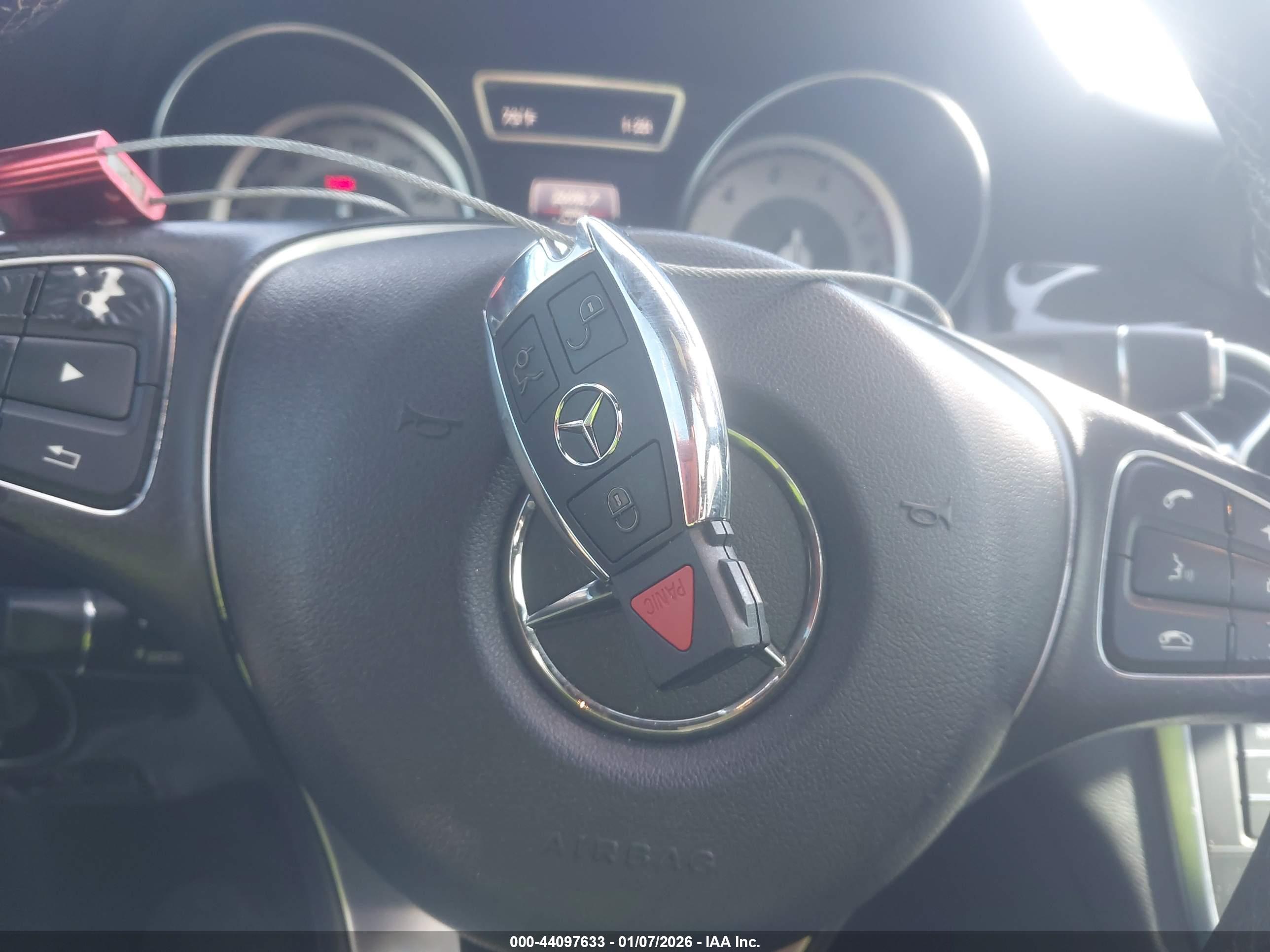 MERCEDES-BENZ GLA image 11