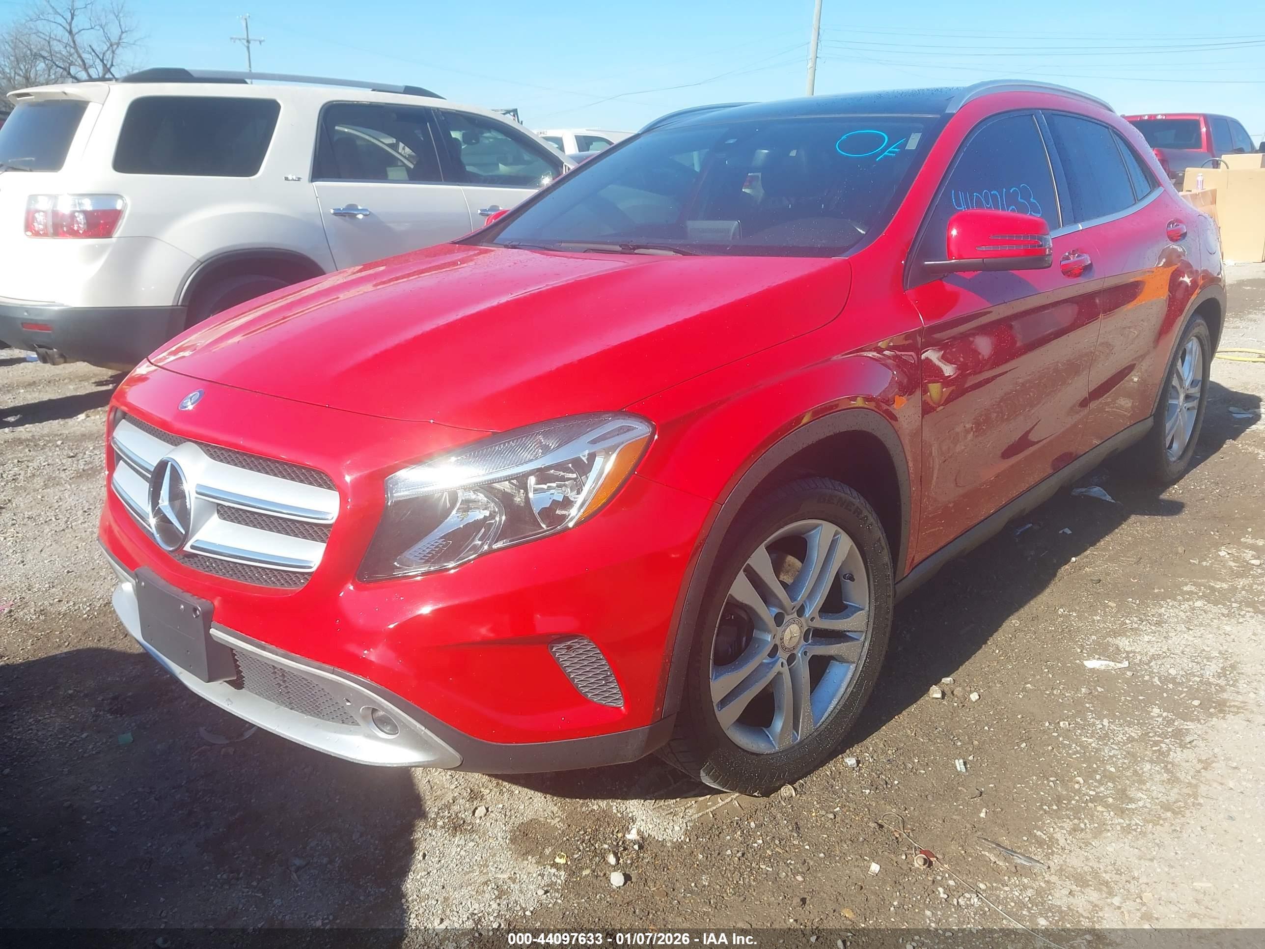 MERCEDES-BENZ GLA image 6