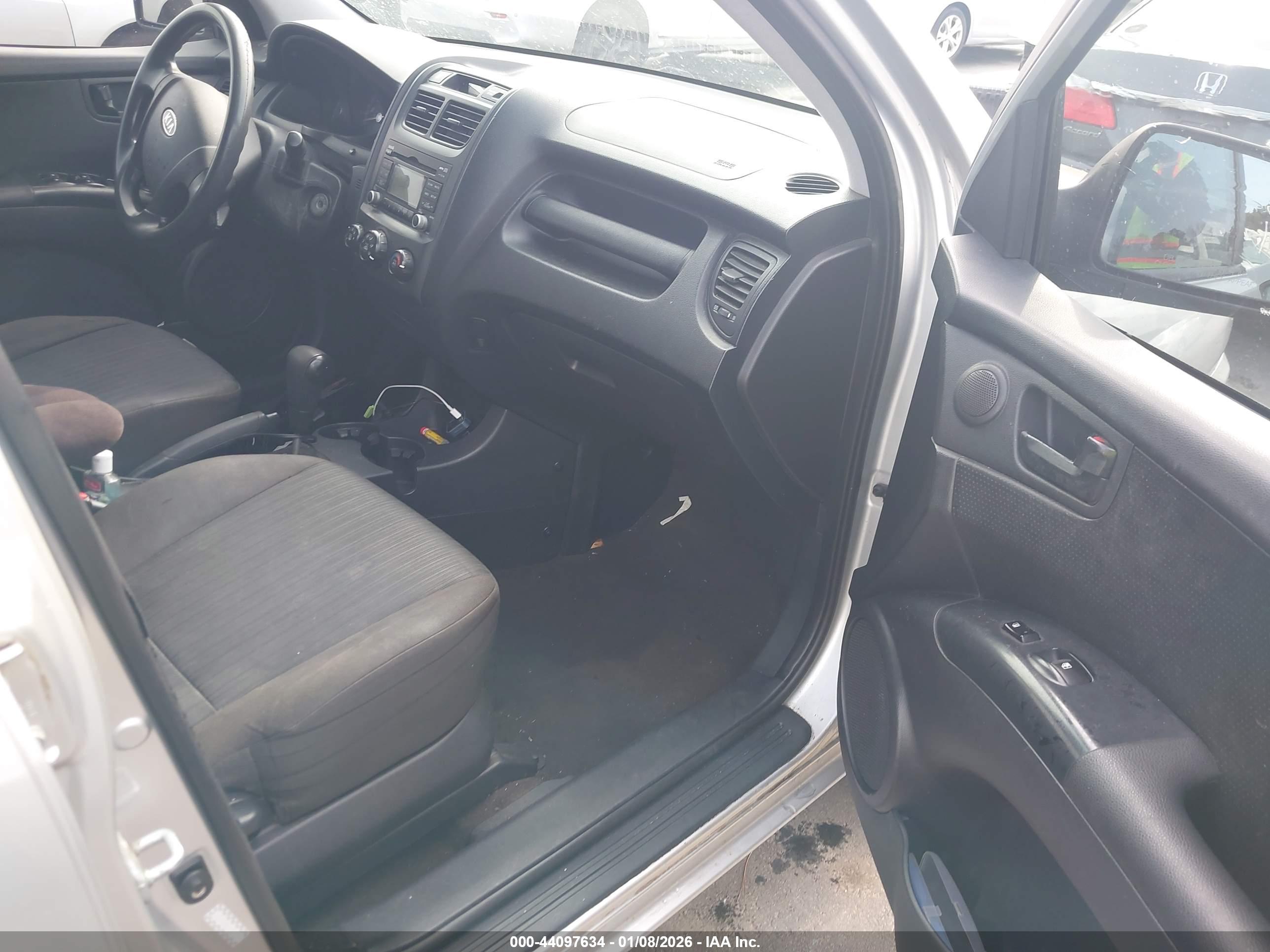 KIA SPORTAGE image 5
