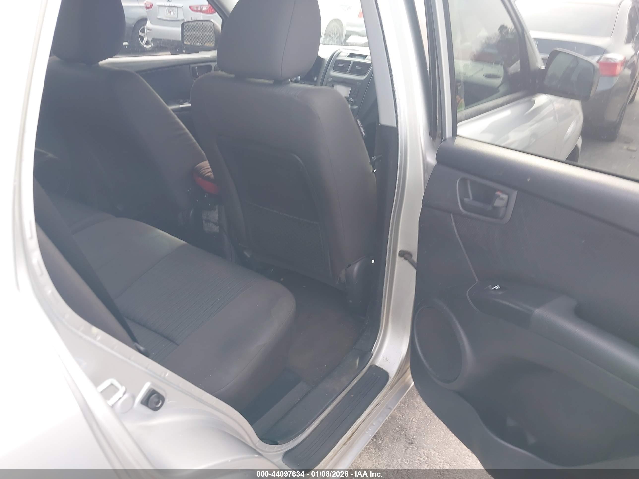 KIA SPORTAGE image 8