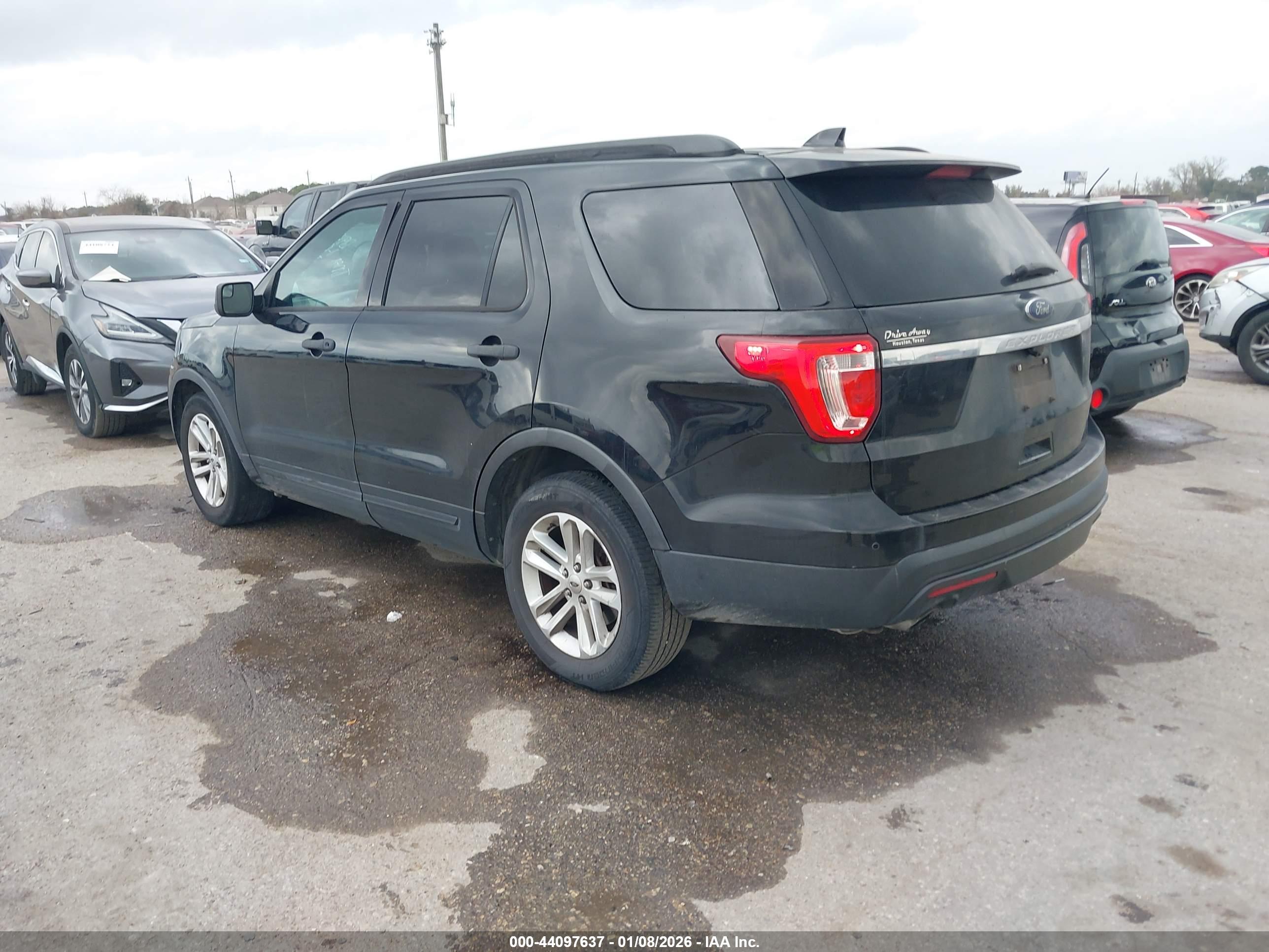FORD EXPLORER image 3