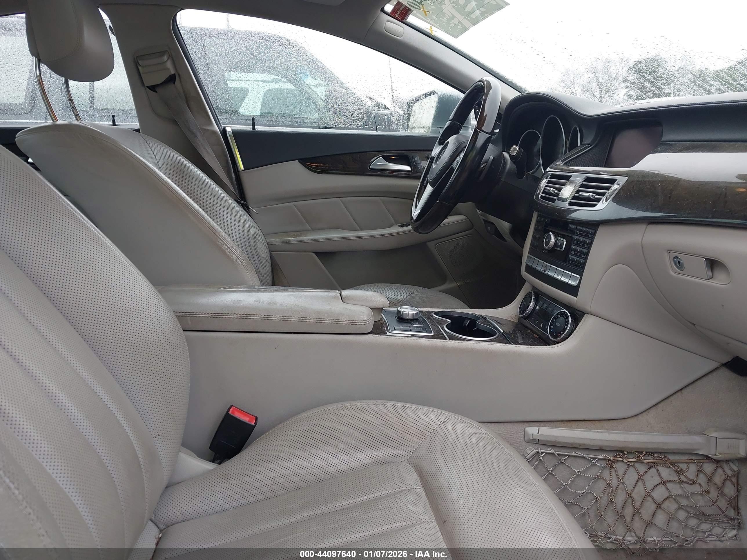 MERCEDES-BENZ CLS image 5
