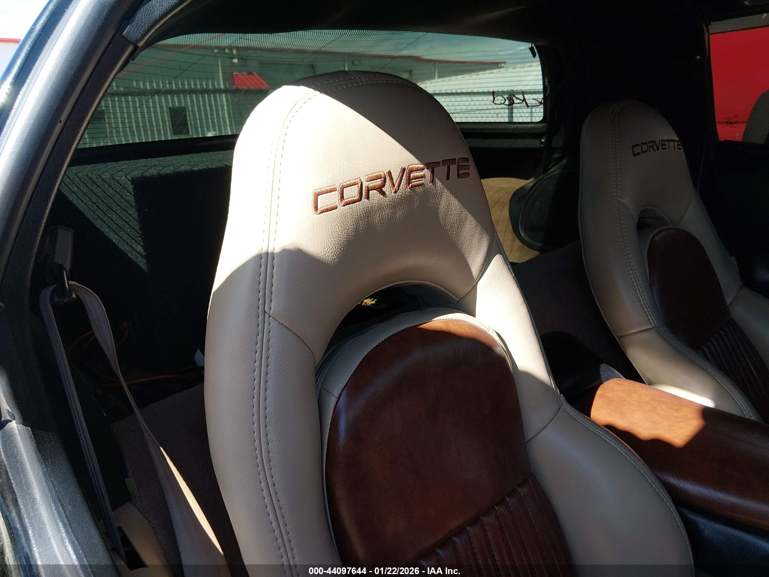 CHEVROLET CORVETTE image 8