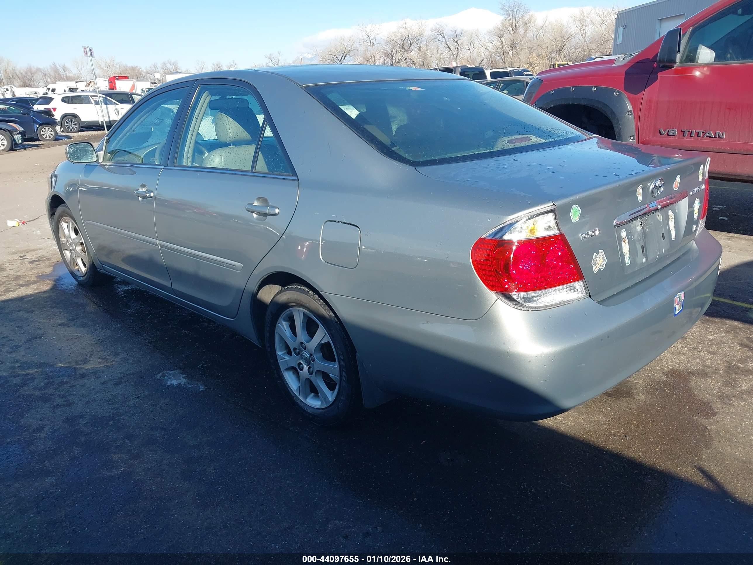 TOYOTA CAMRY image 3