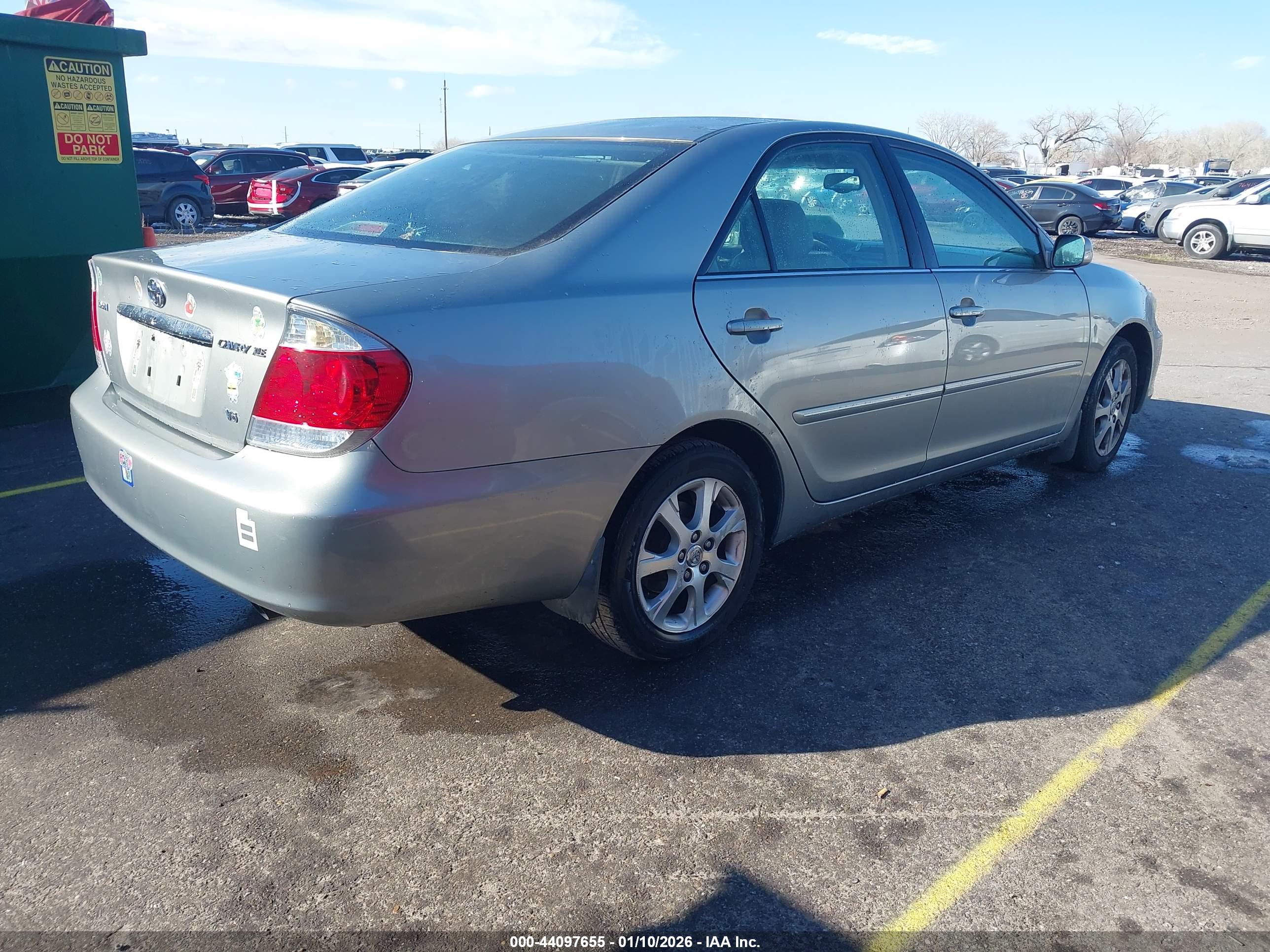TOYOTA CAMRY image 4
