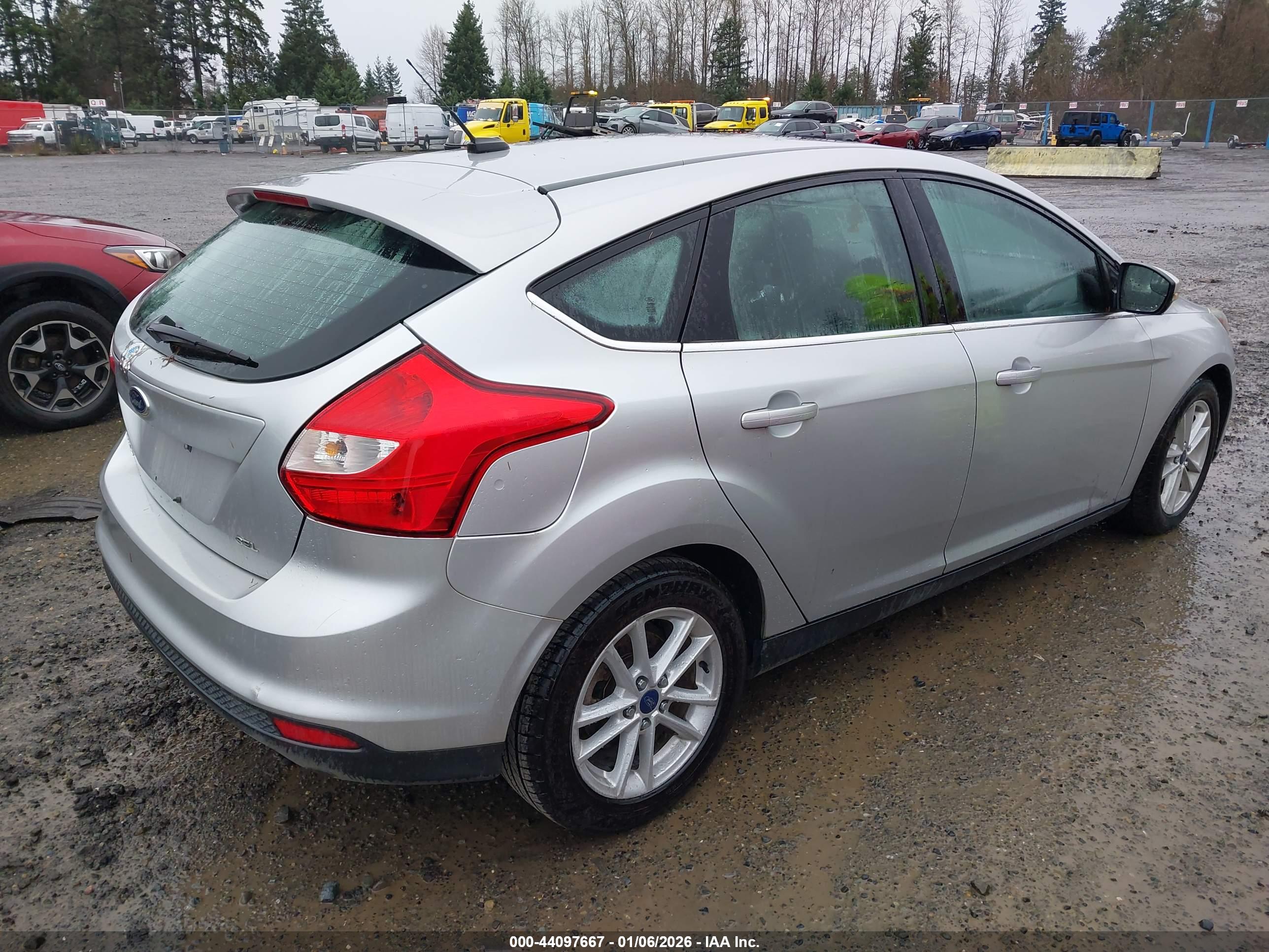 FORD FOCUS image 4