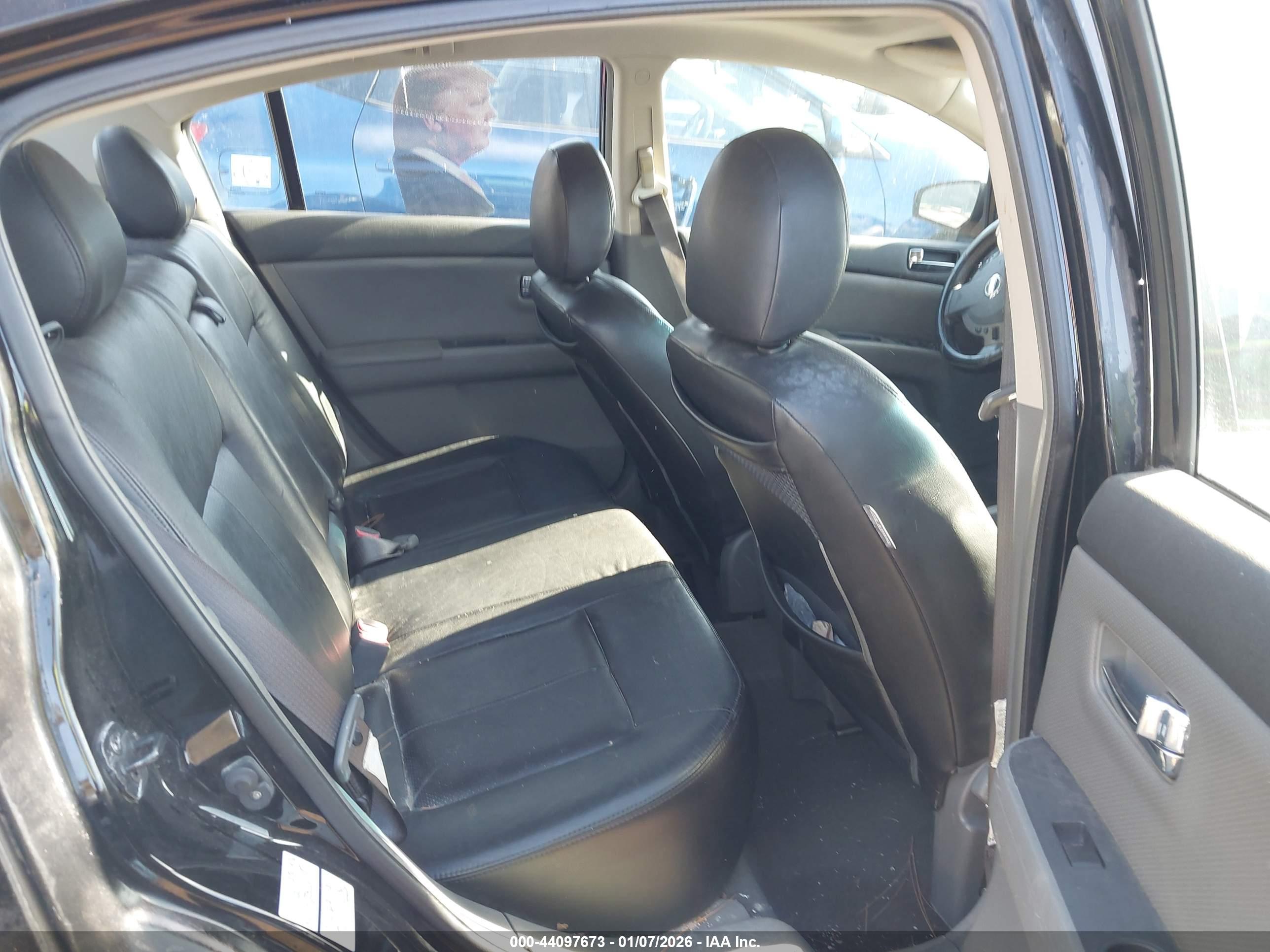 NISSAN SENTRA image 8