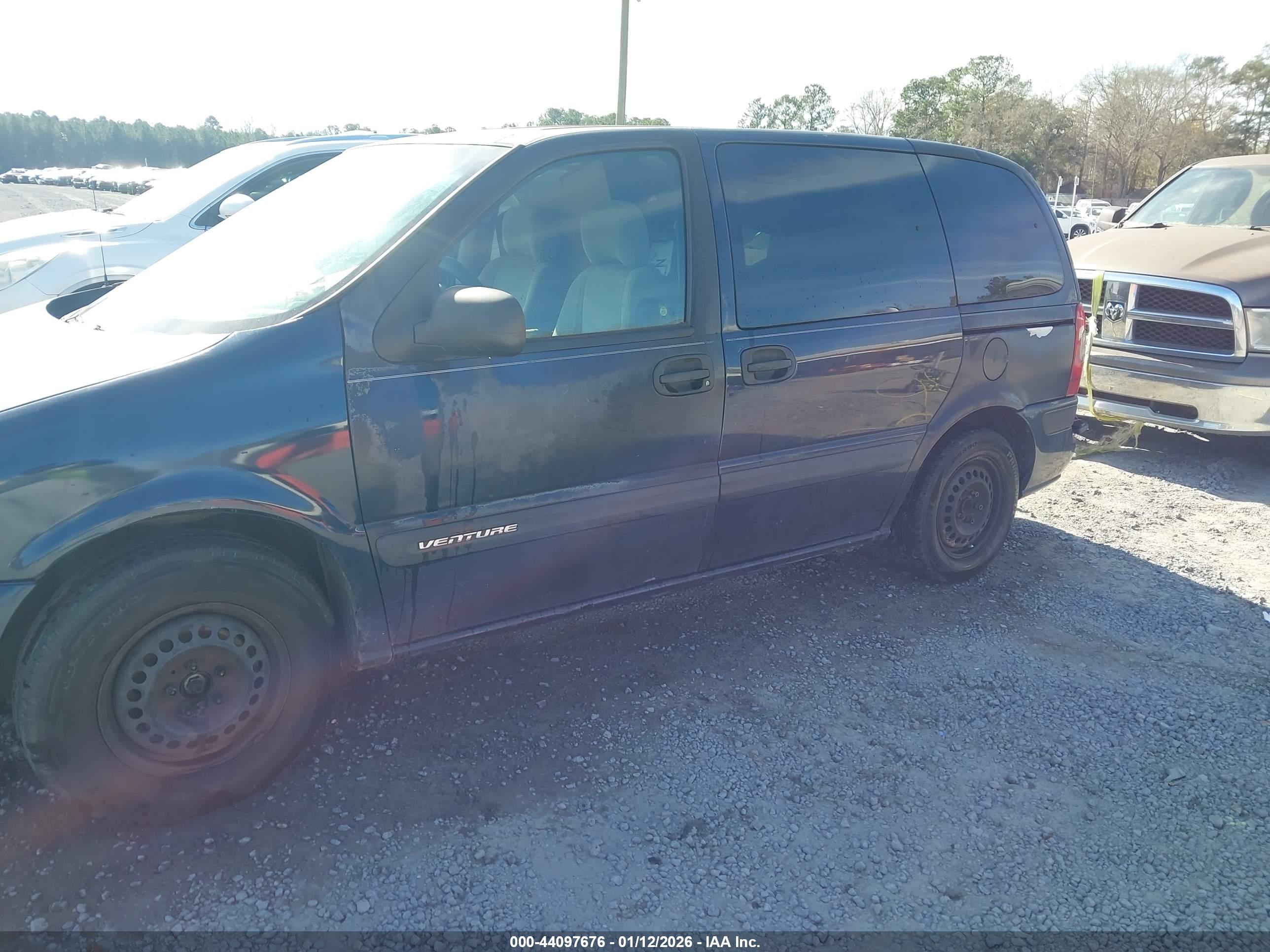 CHEVROLET VENTURE image 6