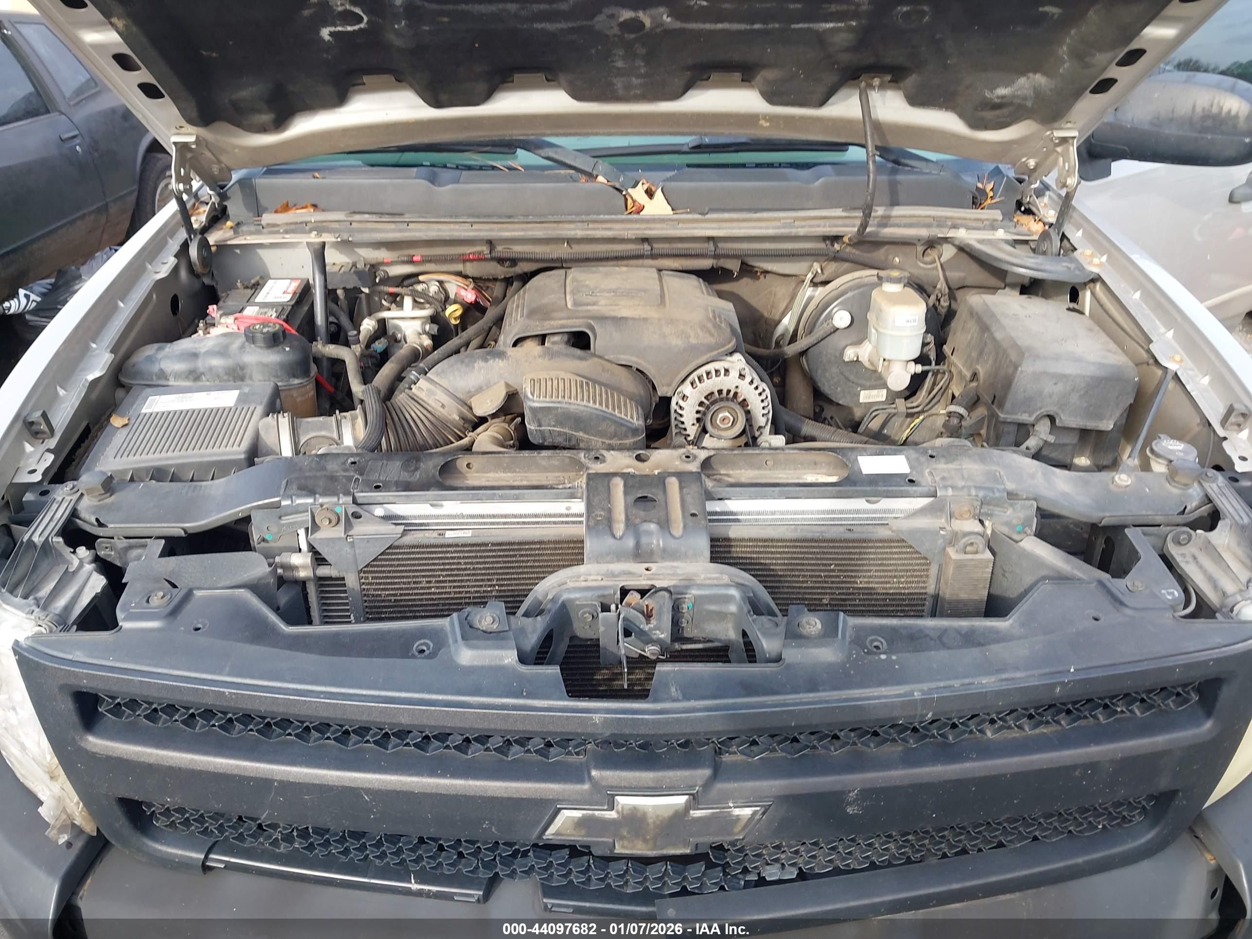 CHEVROLET SILVERADO image 10