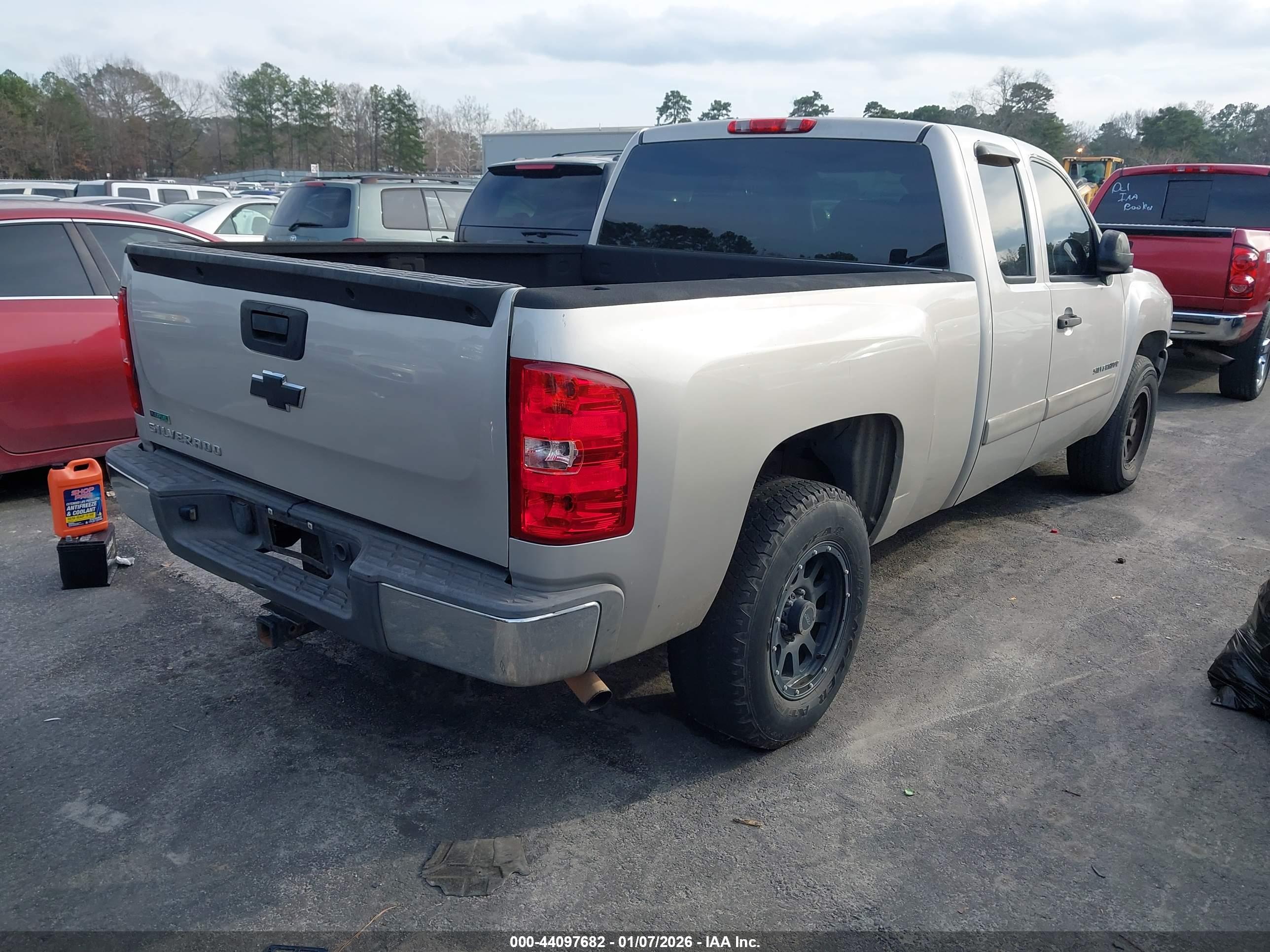 CHEVROLET SILVERADO image 4