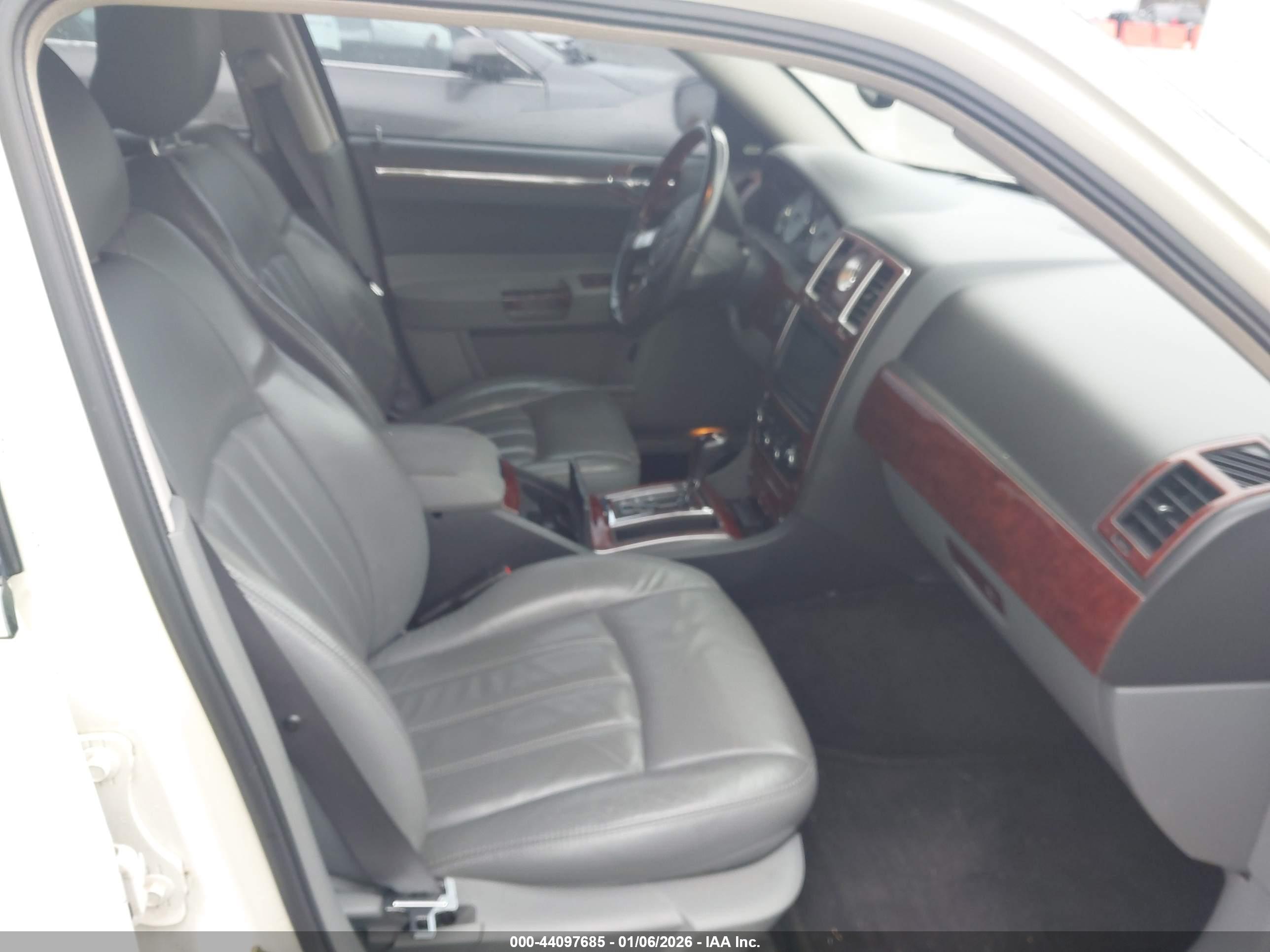 CHRYSLER 300C image 5
