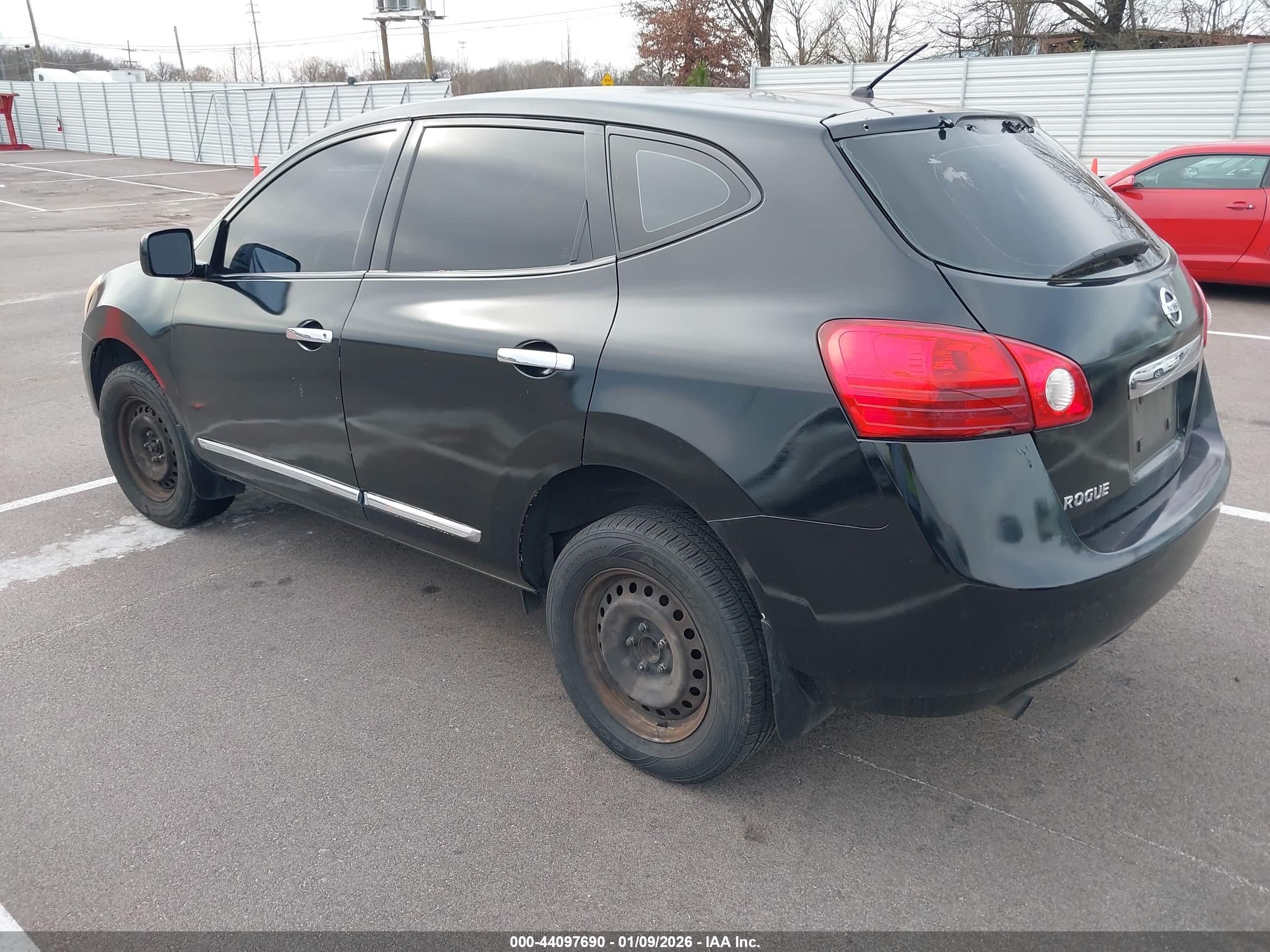 NISSAN ROGUE image 3