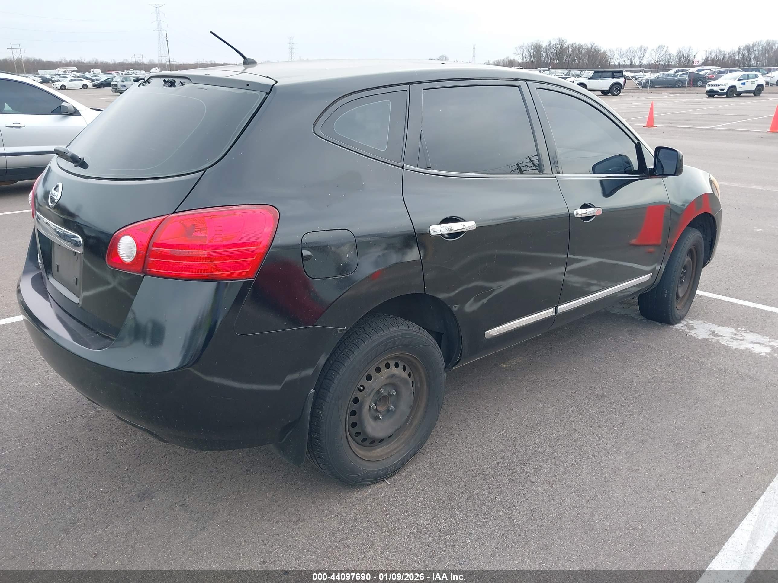 NISSAN ROGUE image 4
