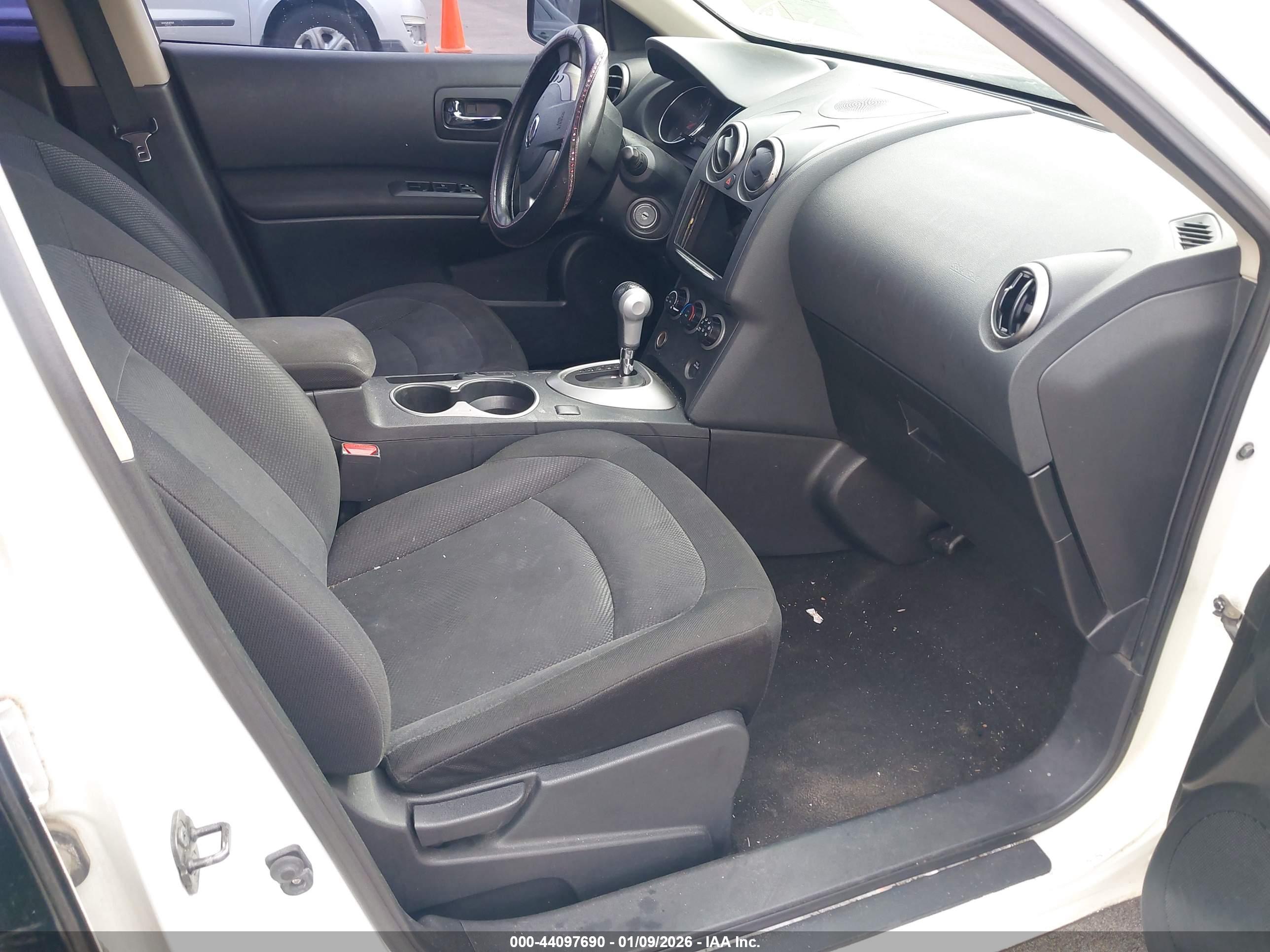 NISSAN ROGUE image 5
