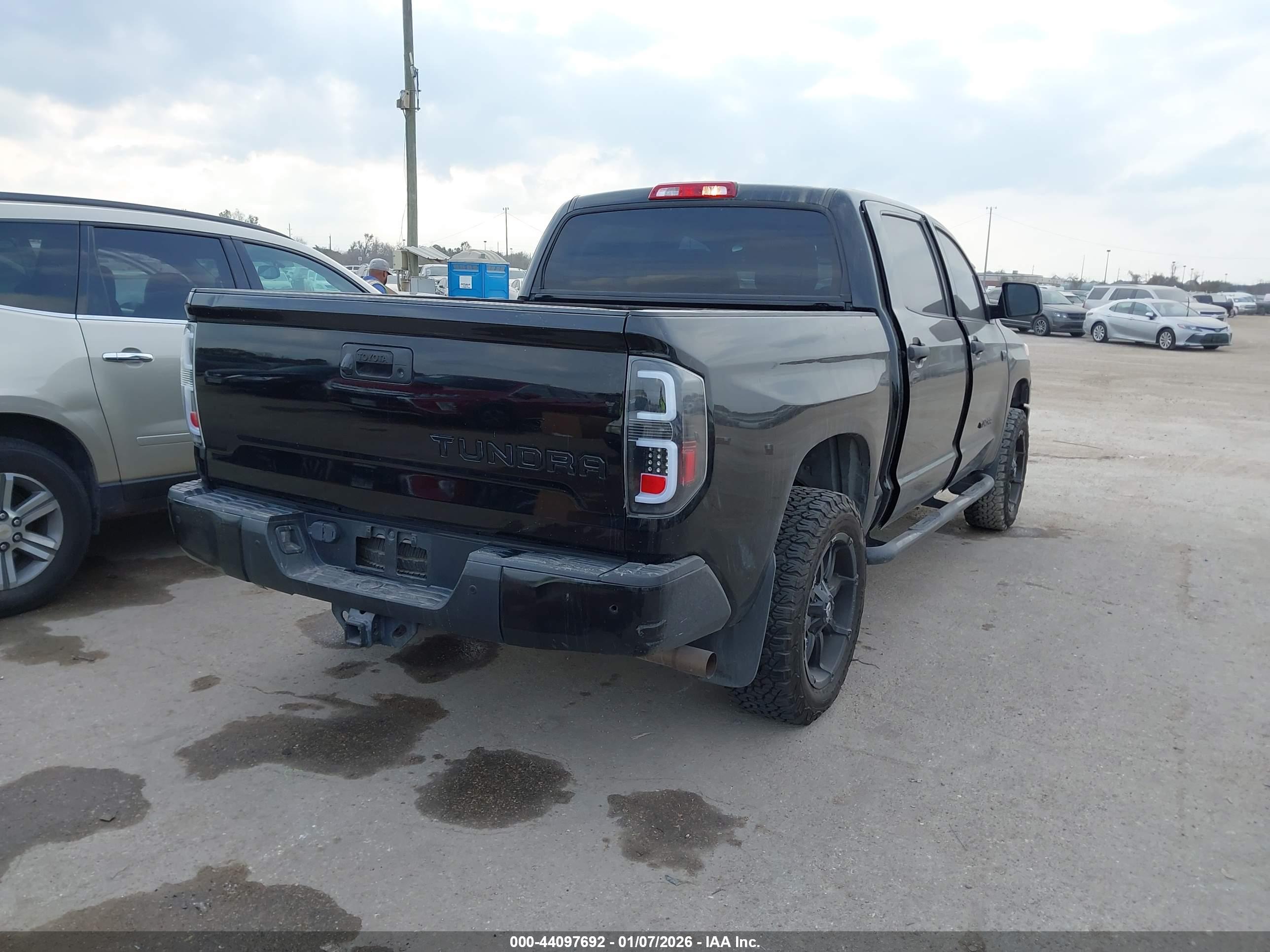TOYOTA TUNDRA image 4