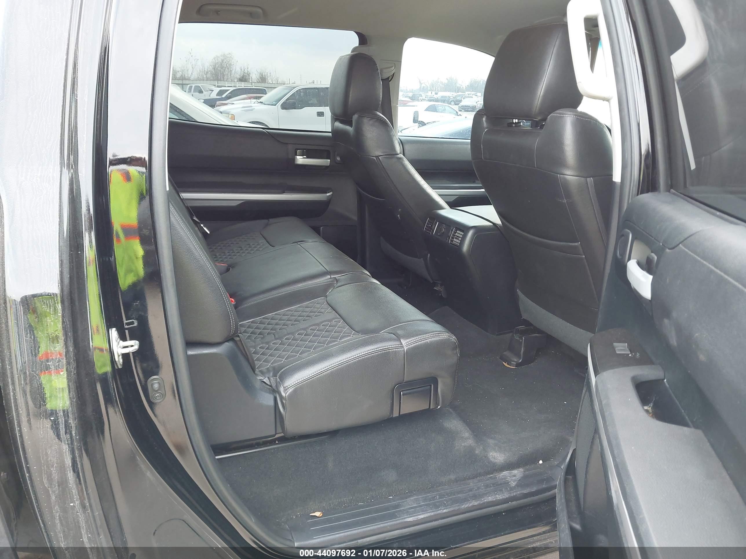 TOYOTA TUNDRA image 8