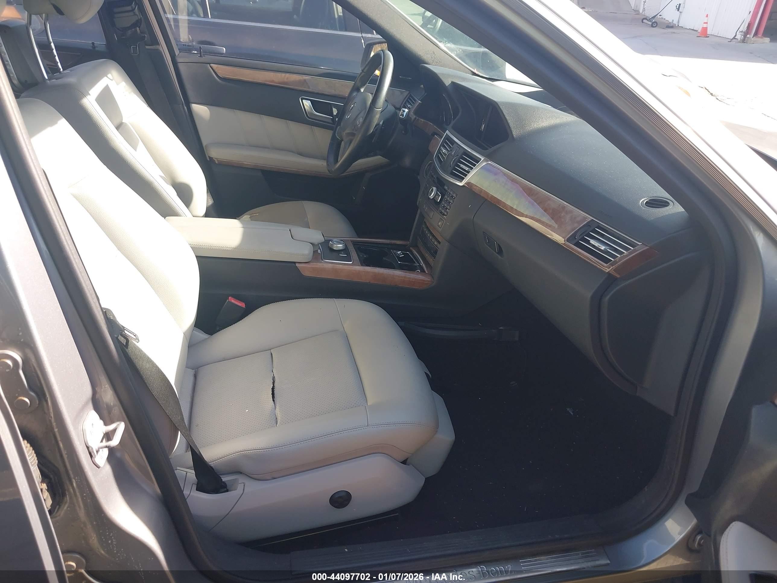 MERCEDES-BENZ E image 5