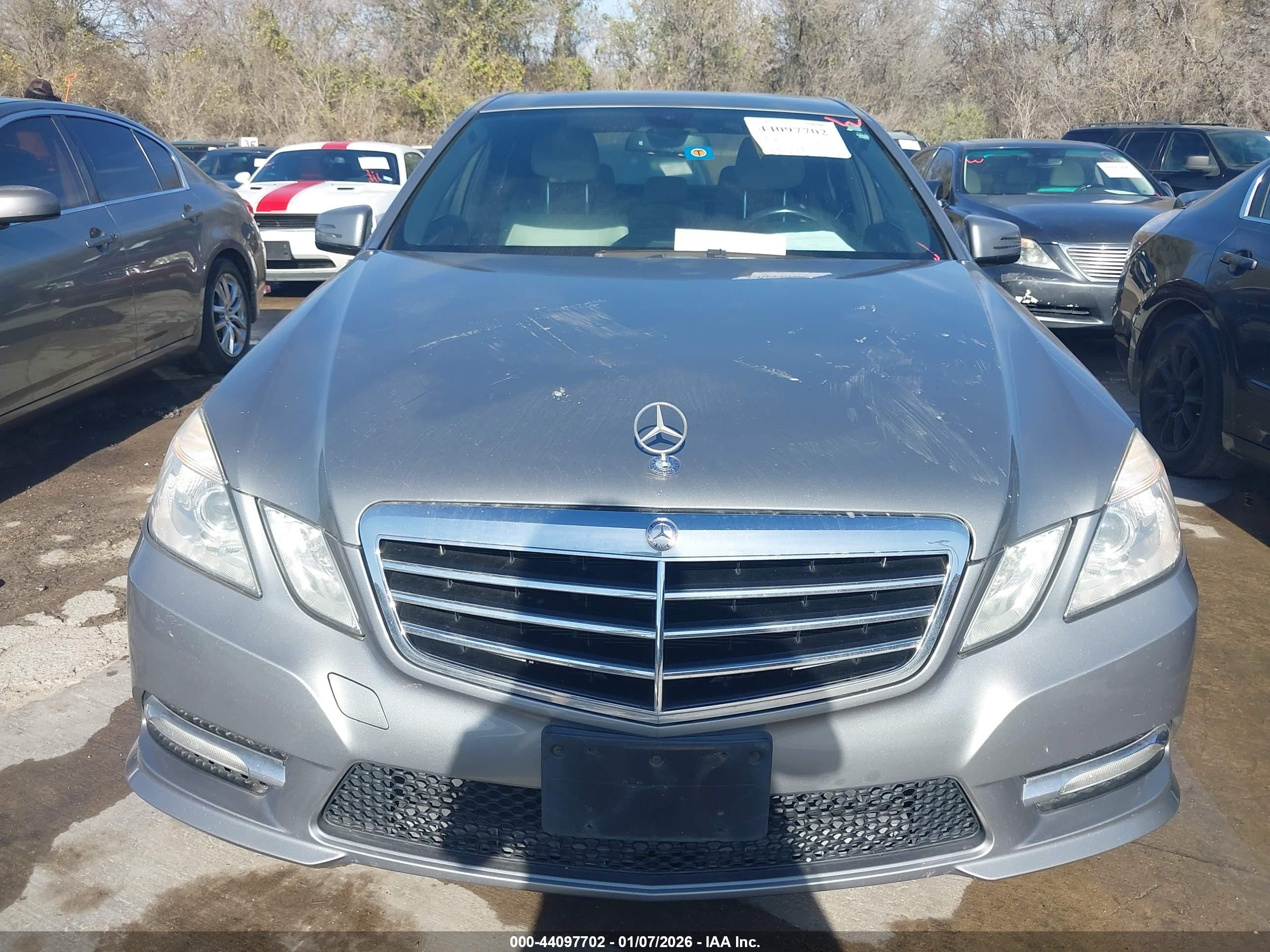 MERCEDES-BENZ E image 6