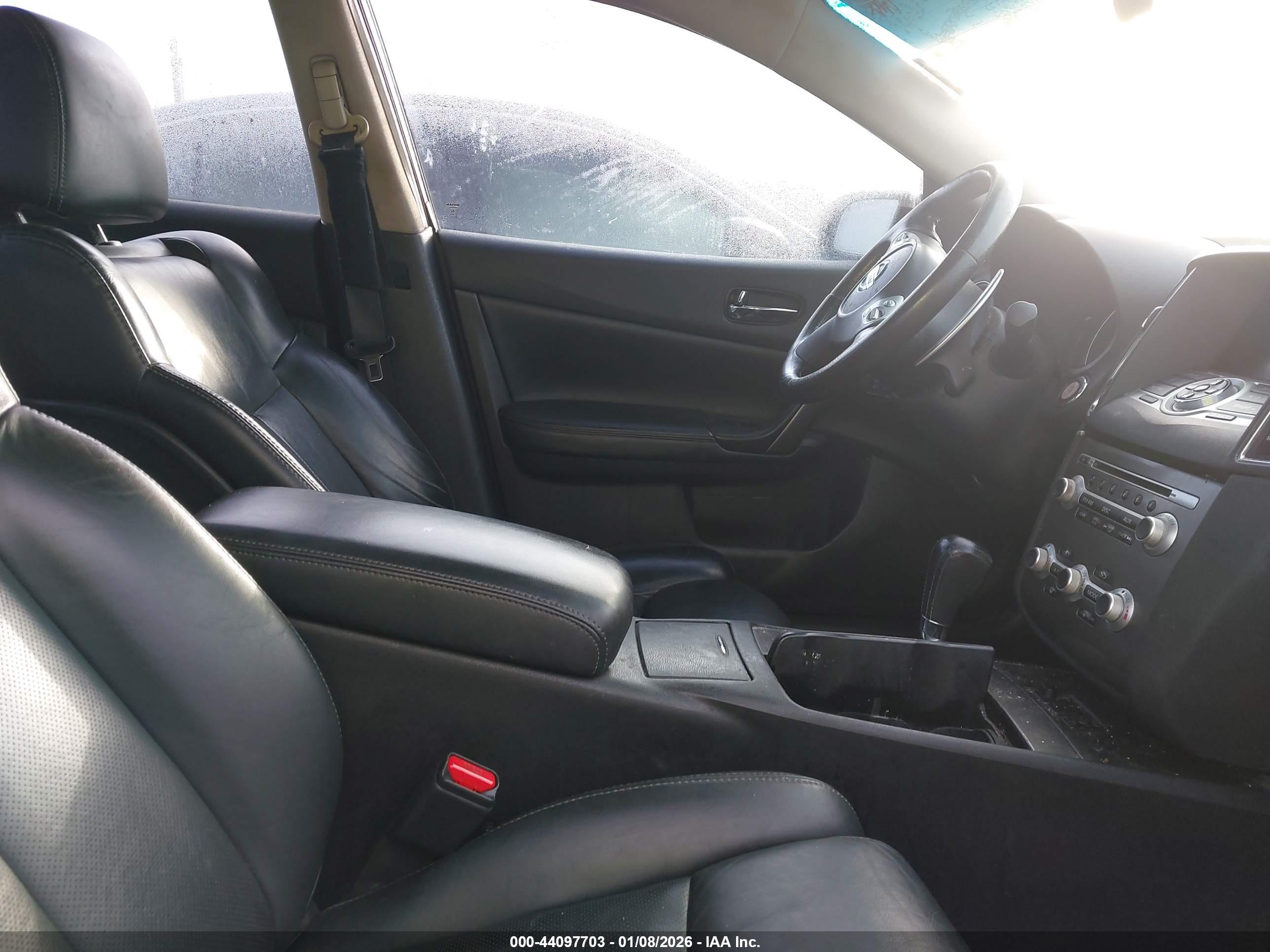 NISSAN MAXIMA image 5